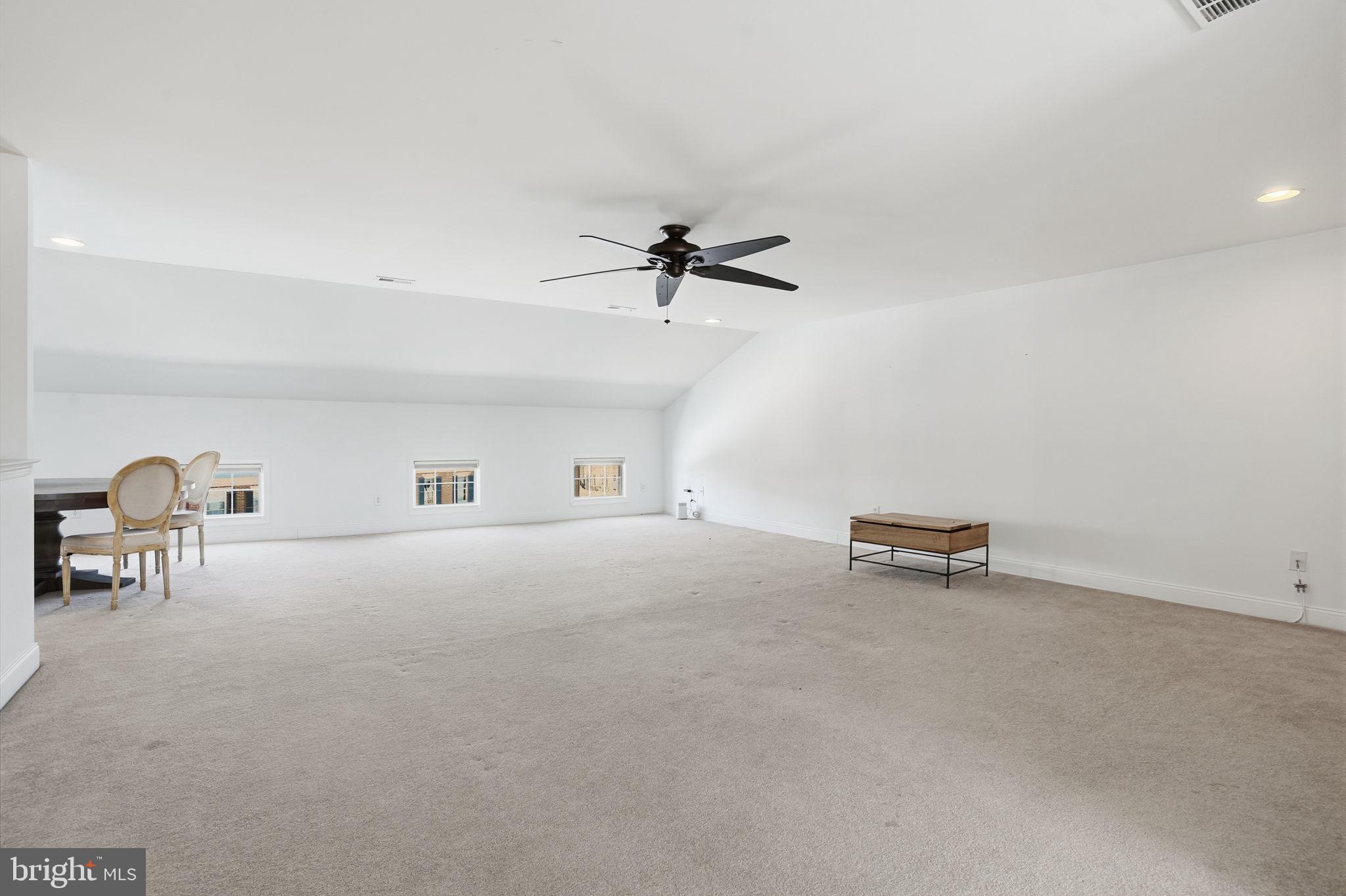 NEWTOWN WALK - Residential