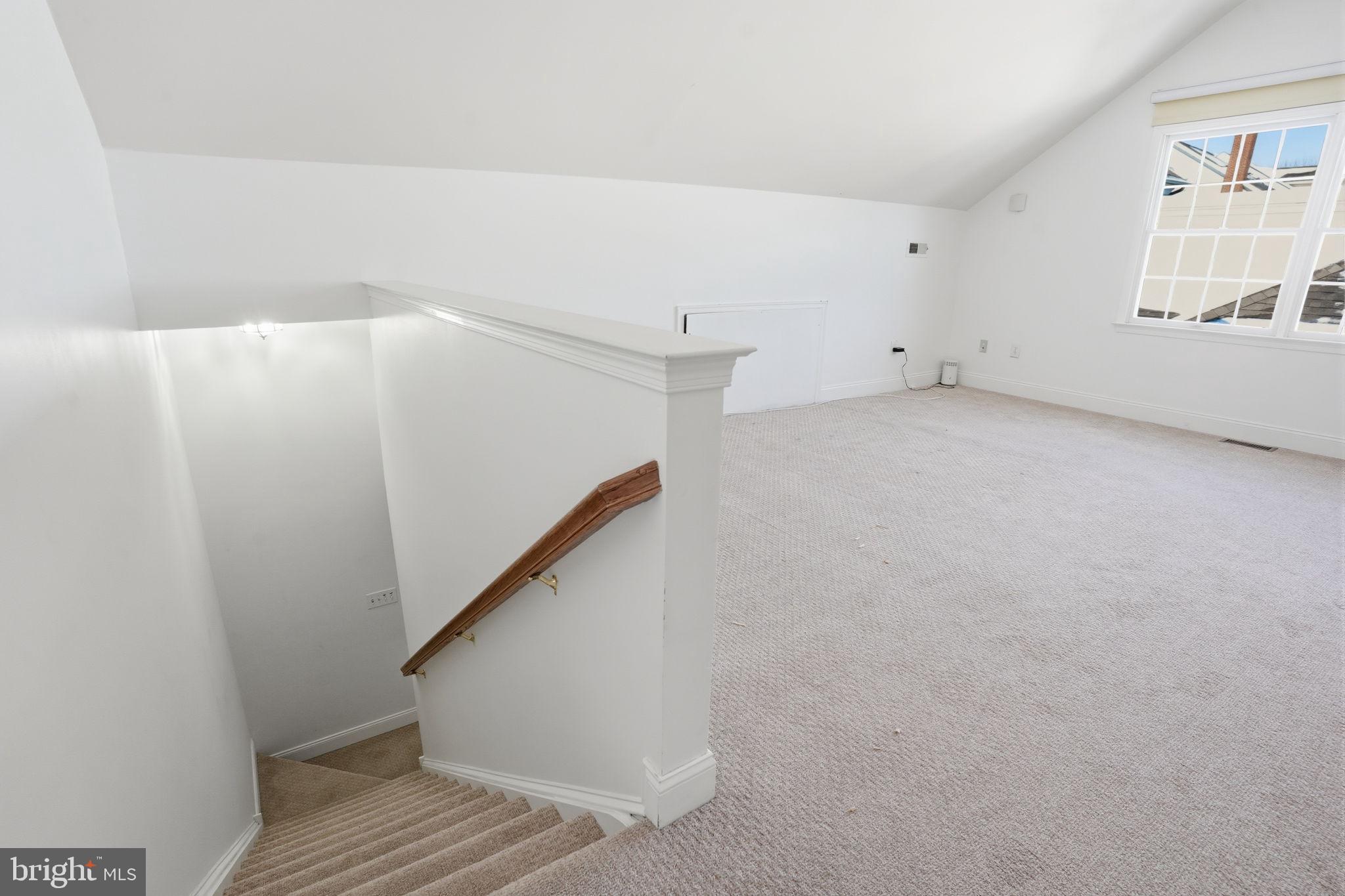 NEWTOWN WALK - Residential