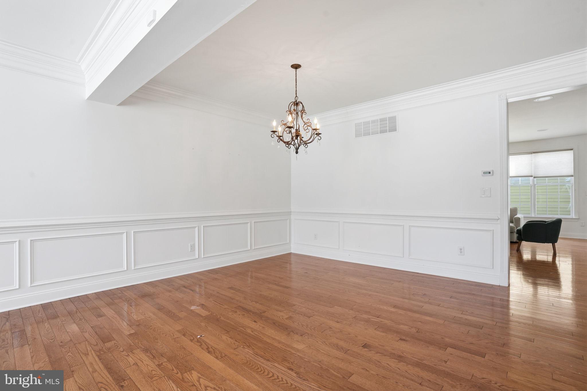 NEWTOWN WALK - Residential