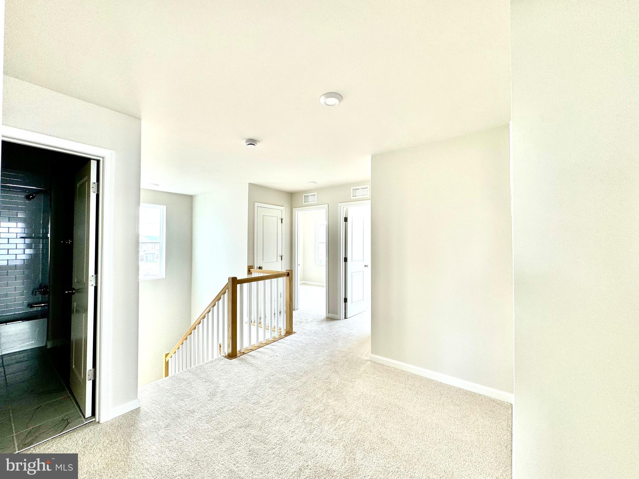 PRESIDENTS POINTE - Residential