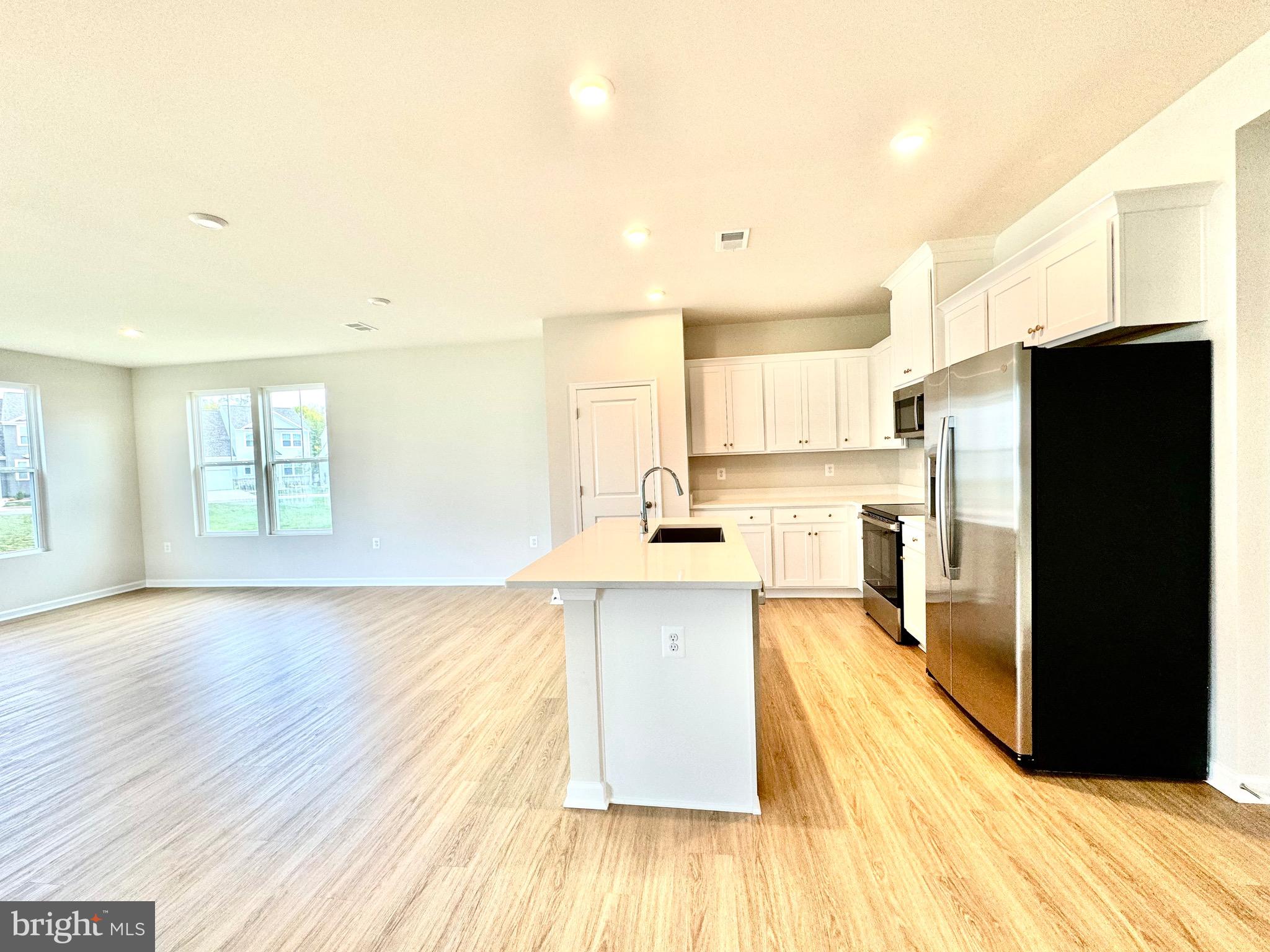 PRESIDENTS POINTE - Residential