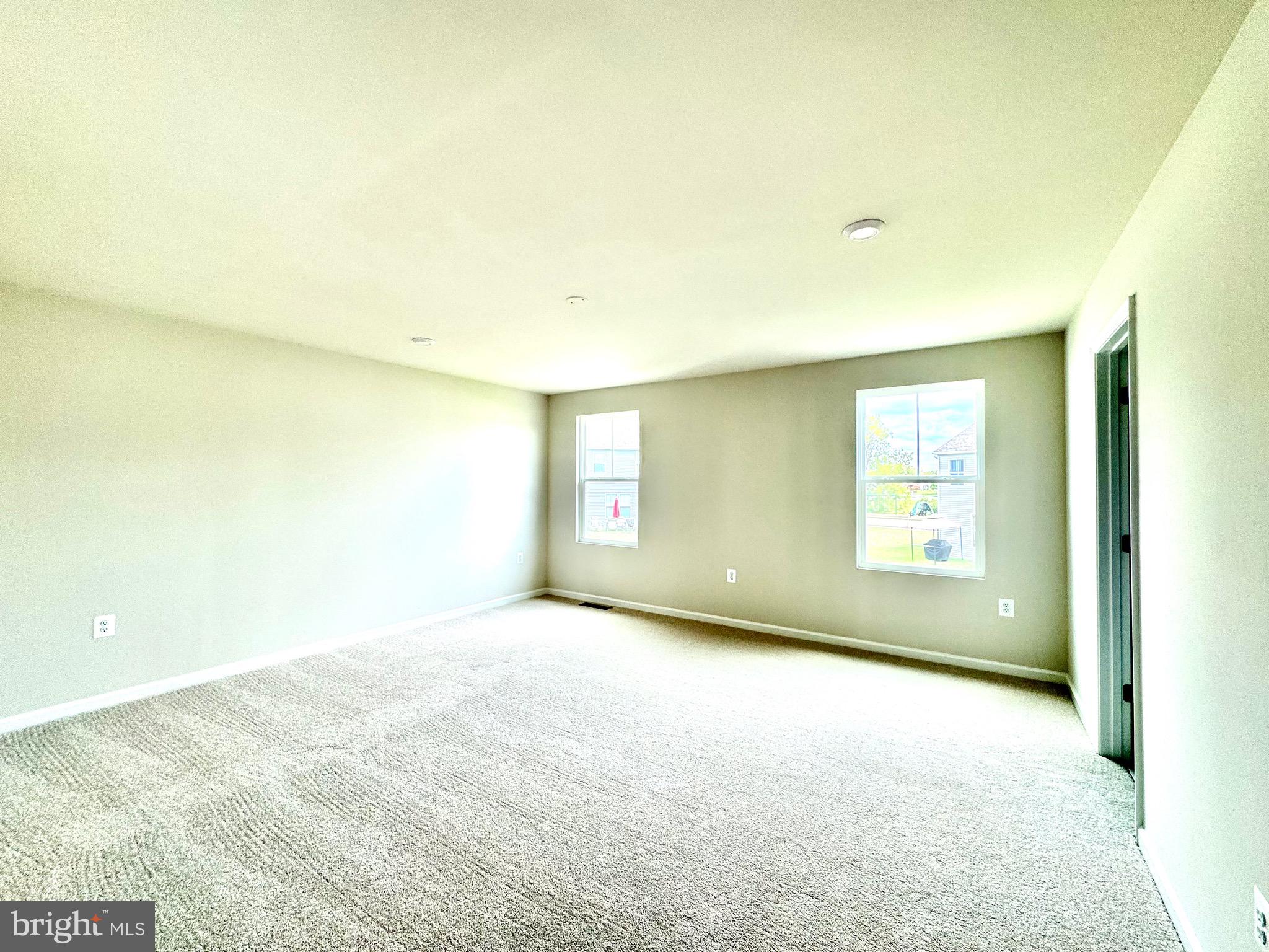 PRESIDENTS POINTE - Residential