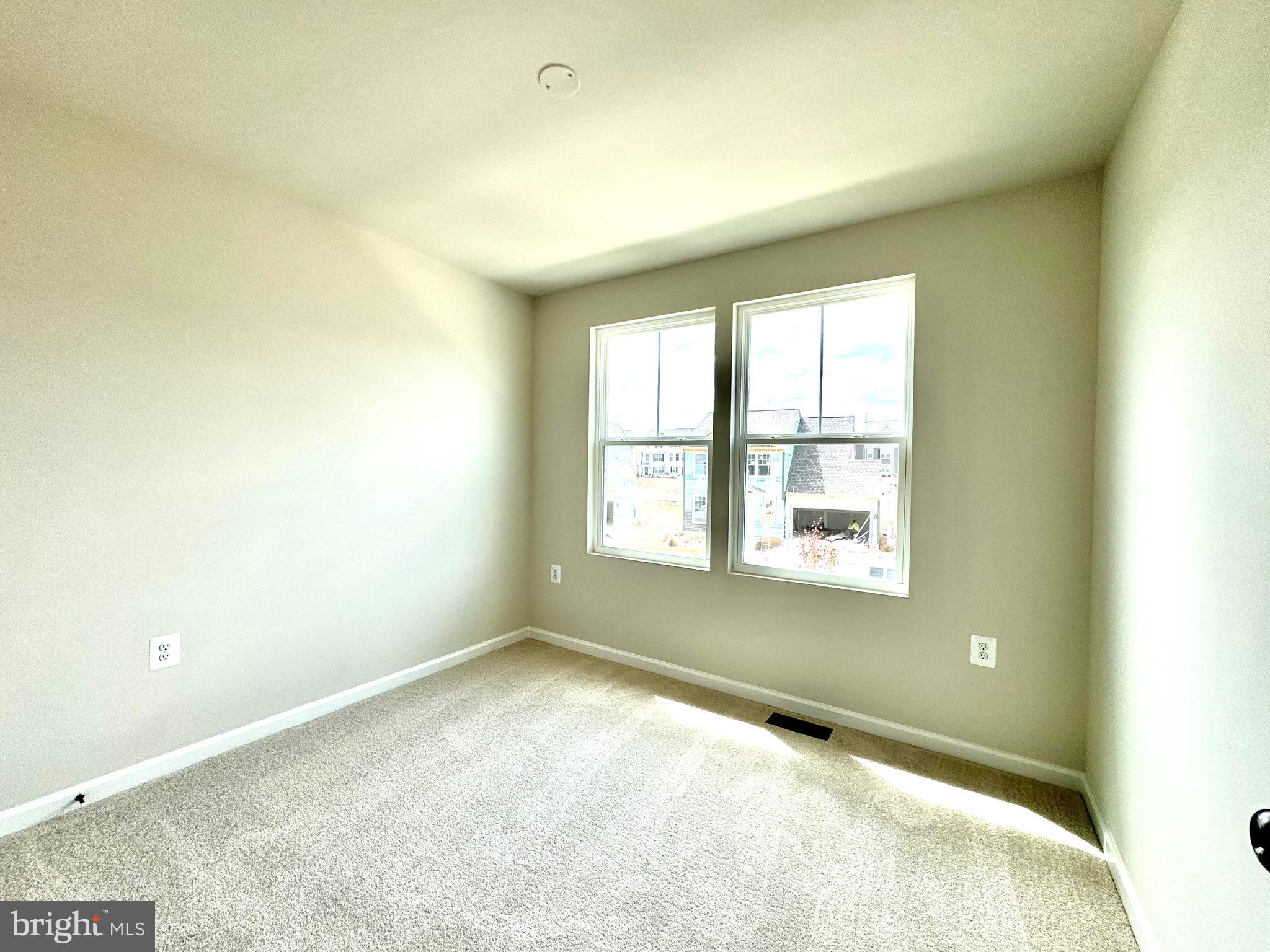 PRESIDENTS POINTE - Residential