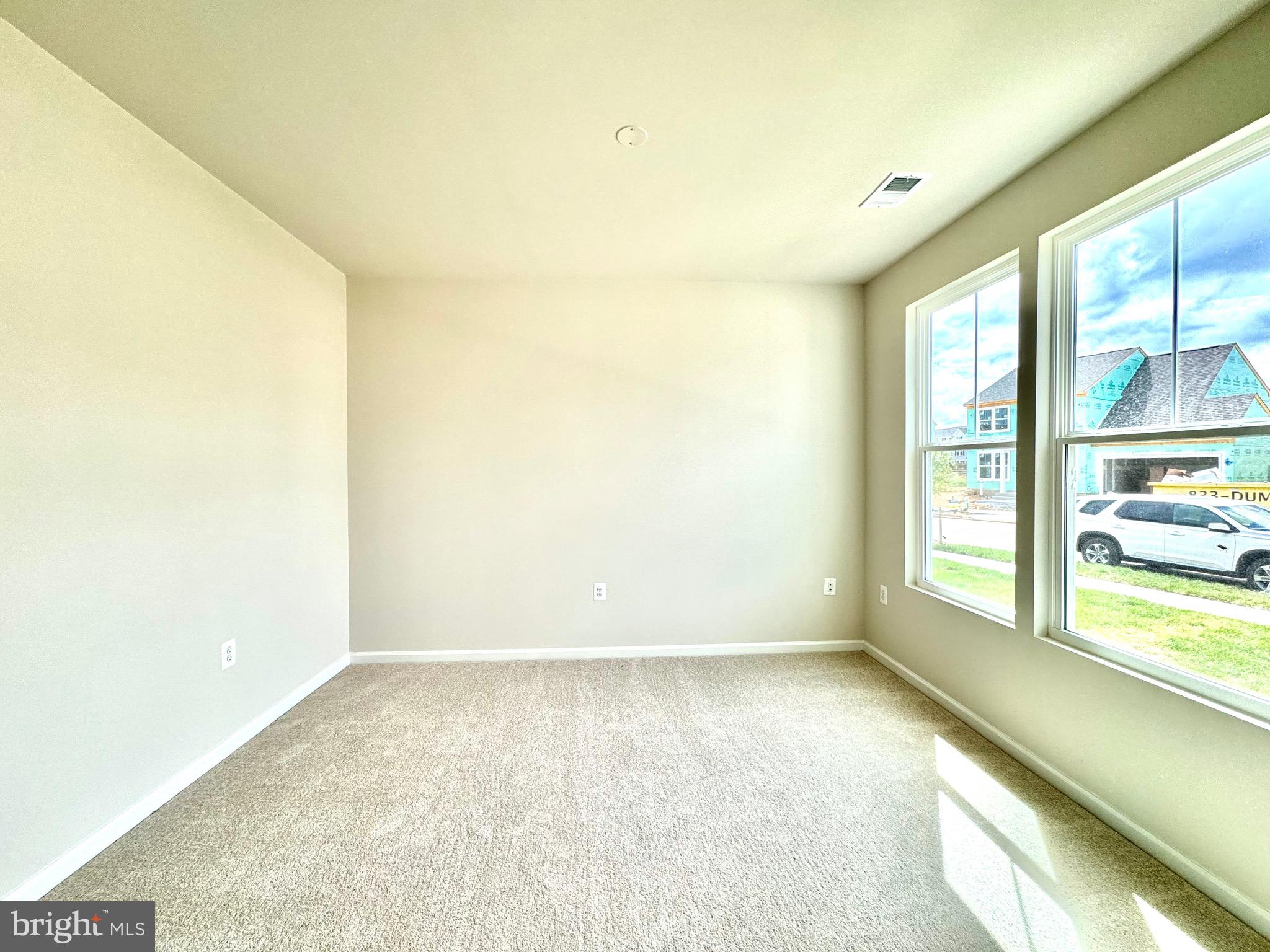 PRESIDENTS POINTE - Residential