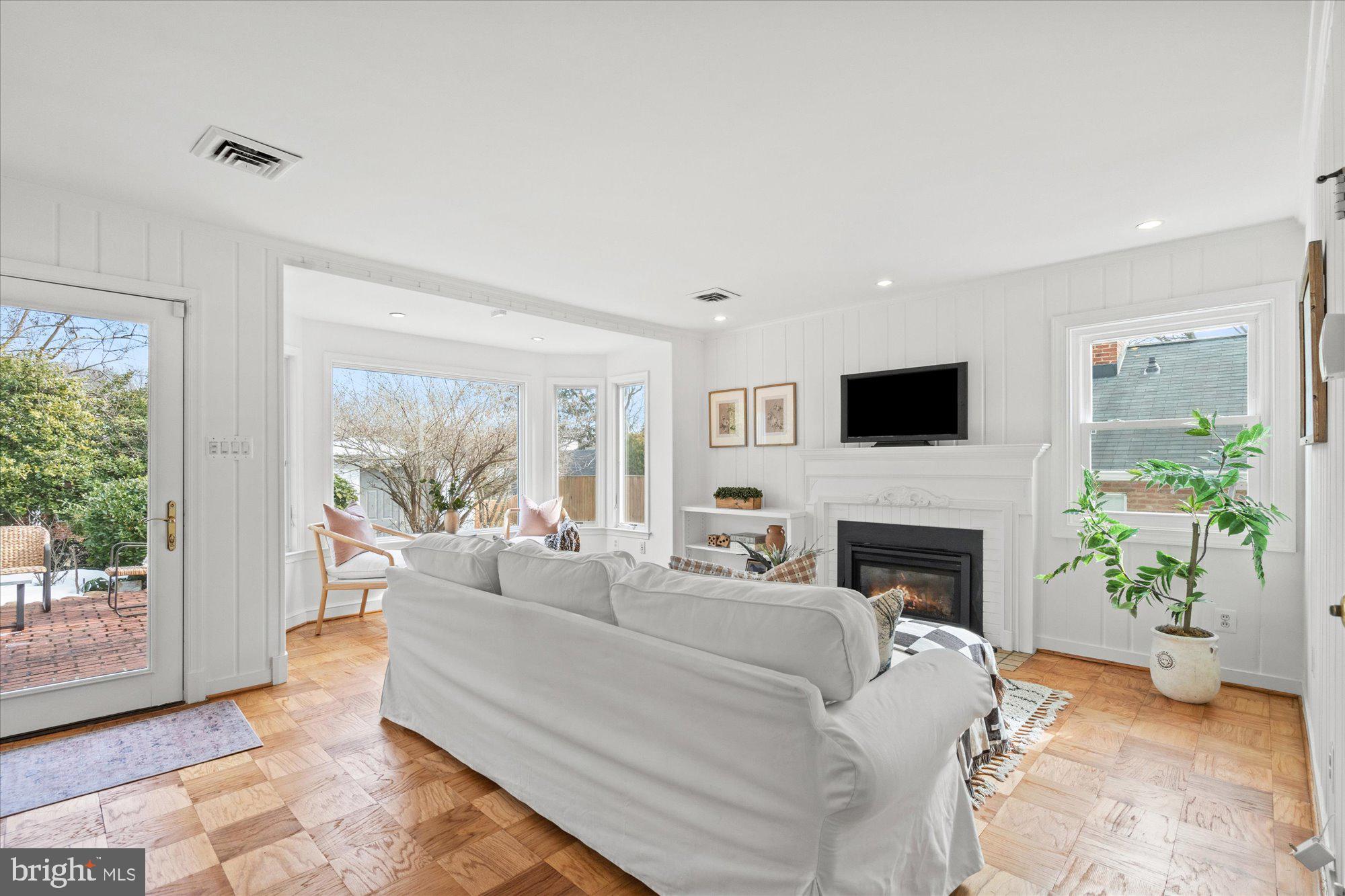 CLOVER - Residential