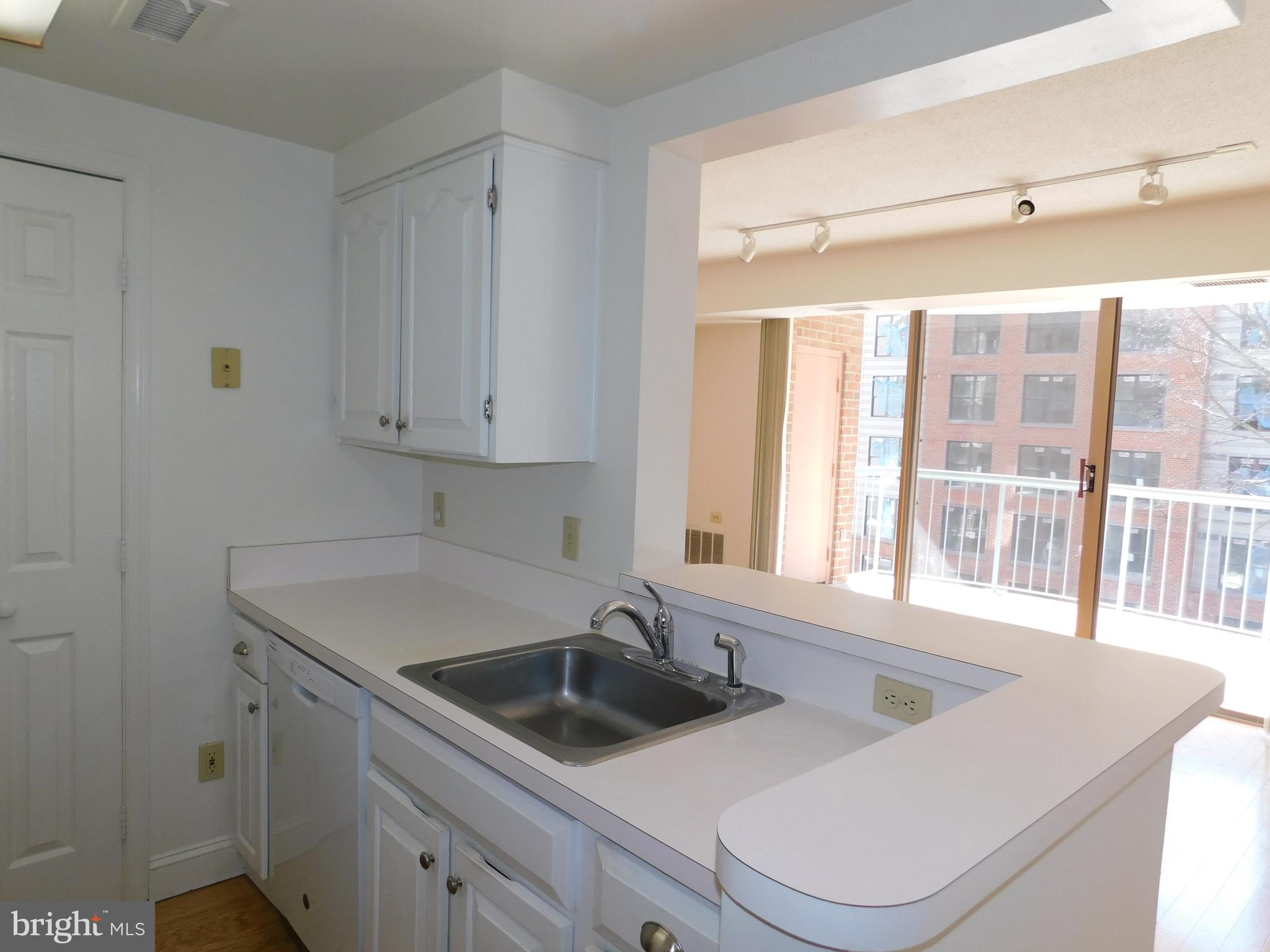 THE CHRISTOPHER - Residential Lease