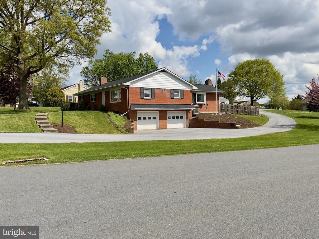 Photo of 117 CHURCH RD, LITITZ, PA 17543 (MLS # PALA2035358)