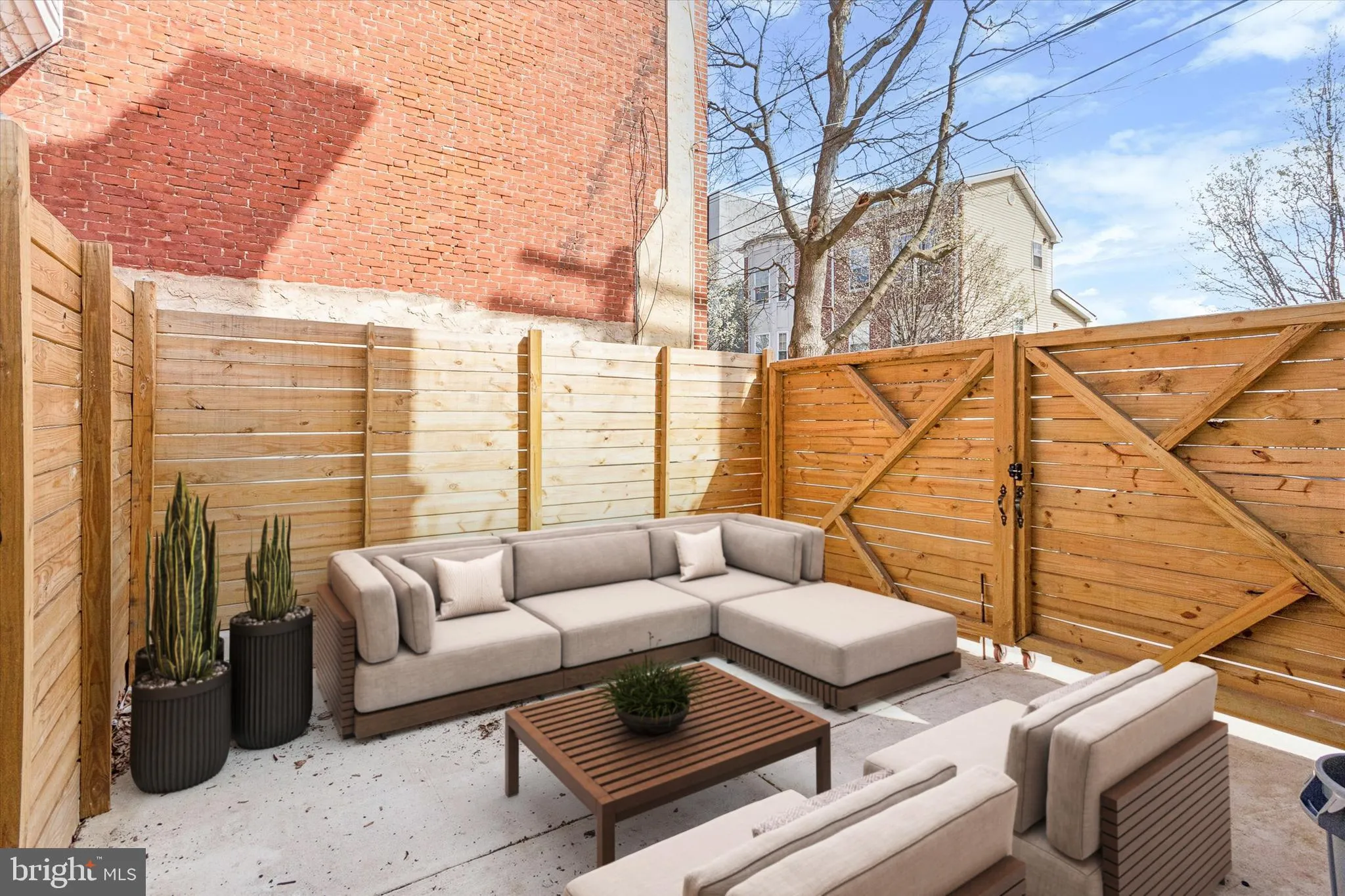 Philadelphia, Pennsylvania 19122, United States, 6 Bedrooms Bedrooms, ,Residential,Active,173742