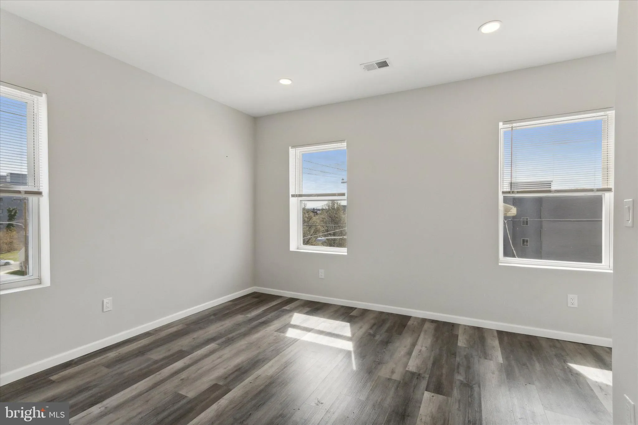 Philadelphia, Pennsylvania 19122, United States, 6 Bedrooms Bedrooms, ,Residential,Active,173742