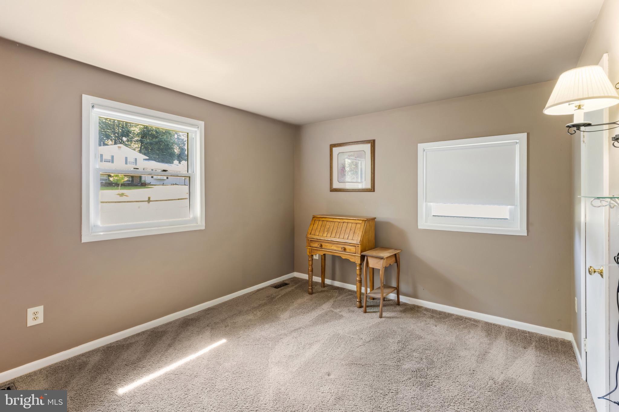 ROLLING KNOLLS - Residential