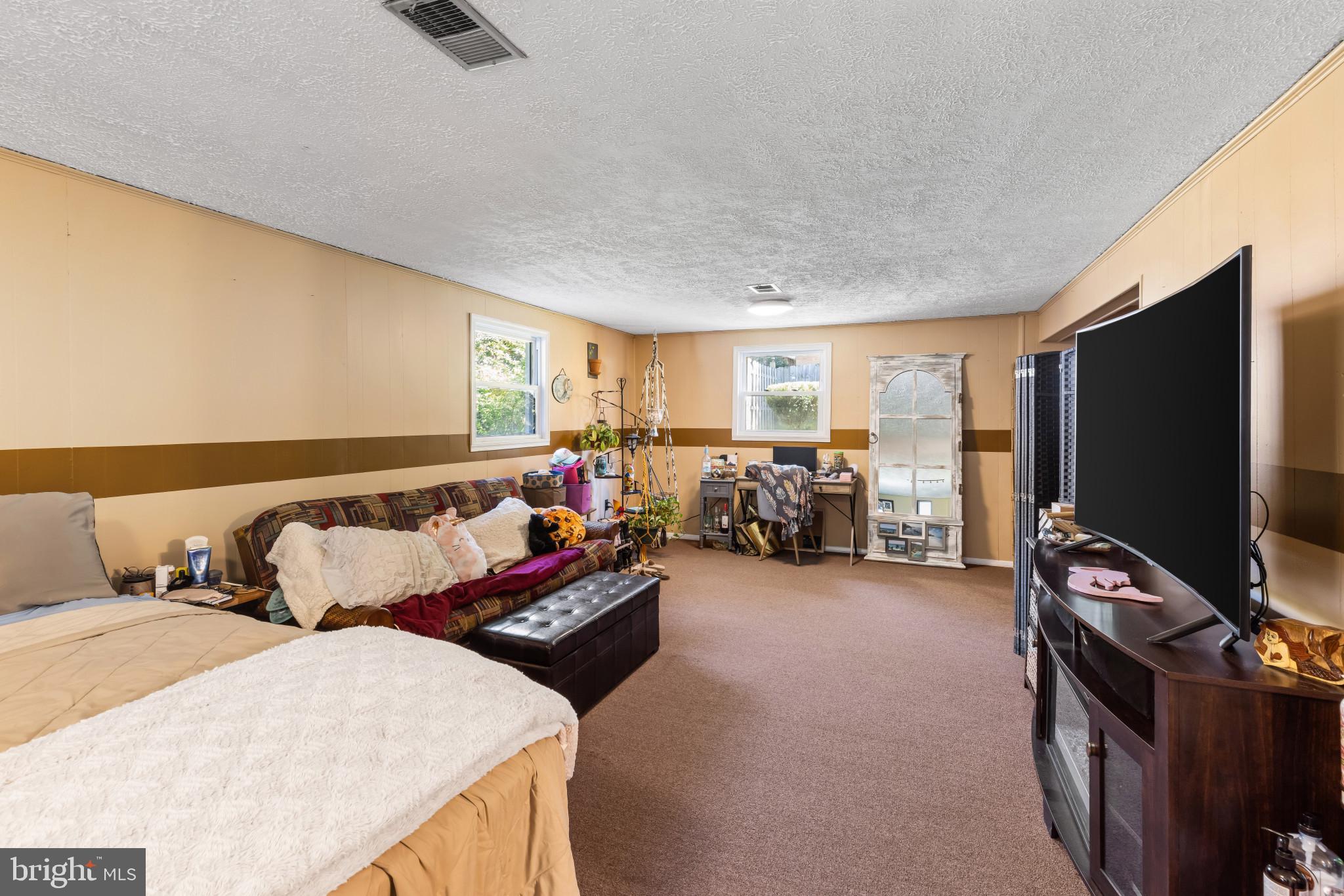 ROLLING KNOLLS - Residential