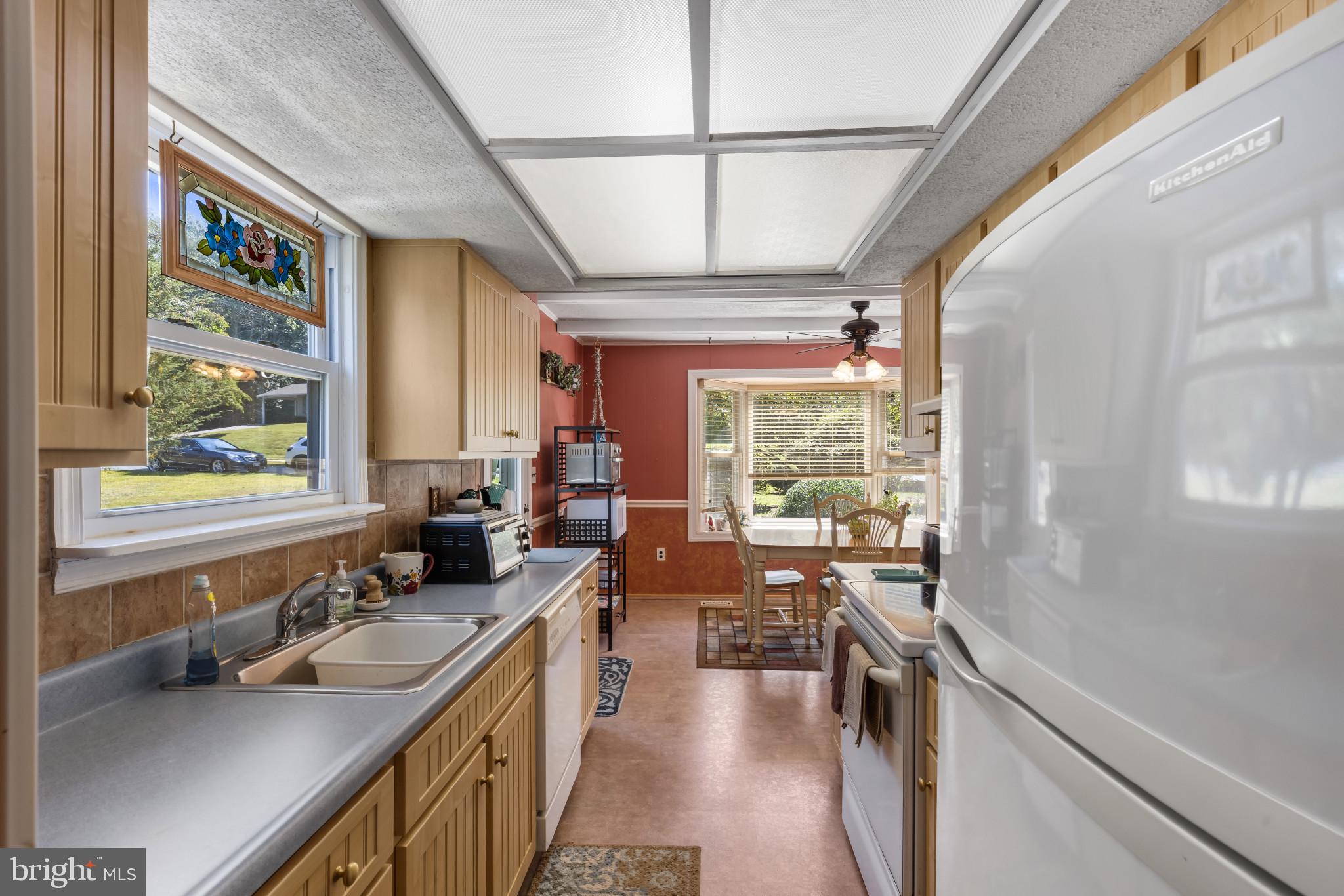 ROLLING KNOLLS - Residential