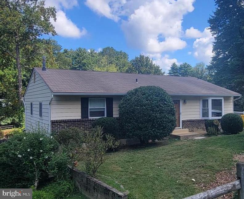 ROLLING KNOLLS - Residential