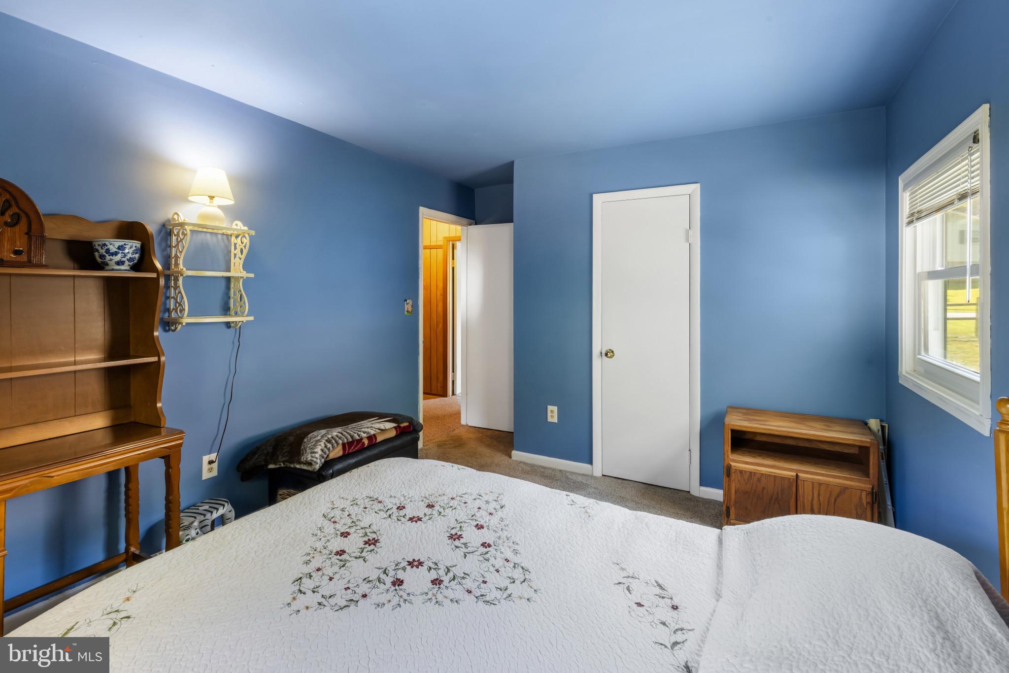 ROLLING KNOLLS - Residential