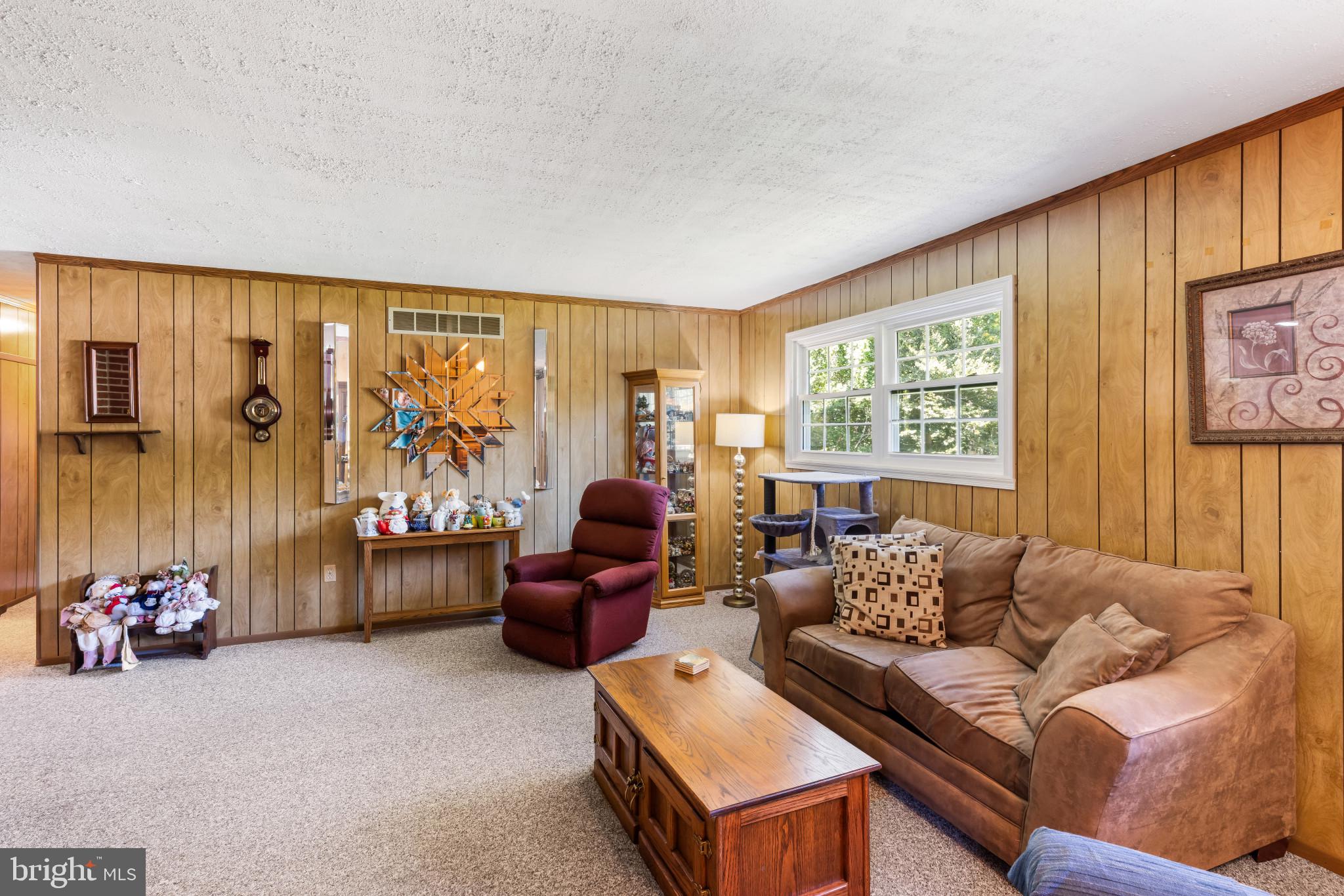 ROLLING KNOLLS - Residential