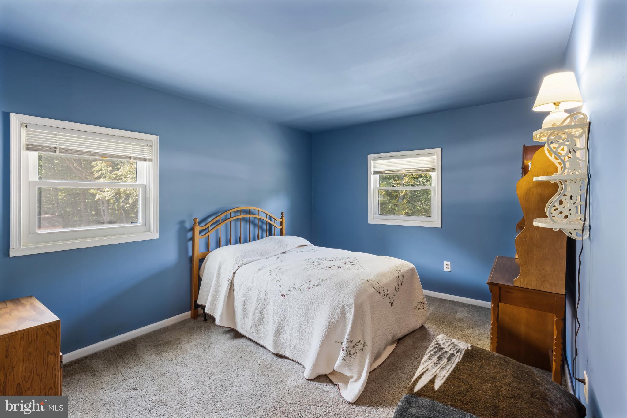 ROLLING KNOLLS - Residential
