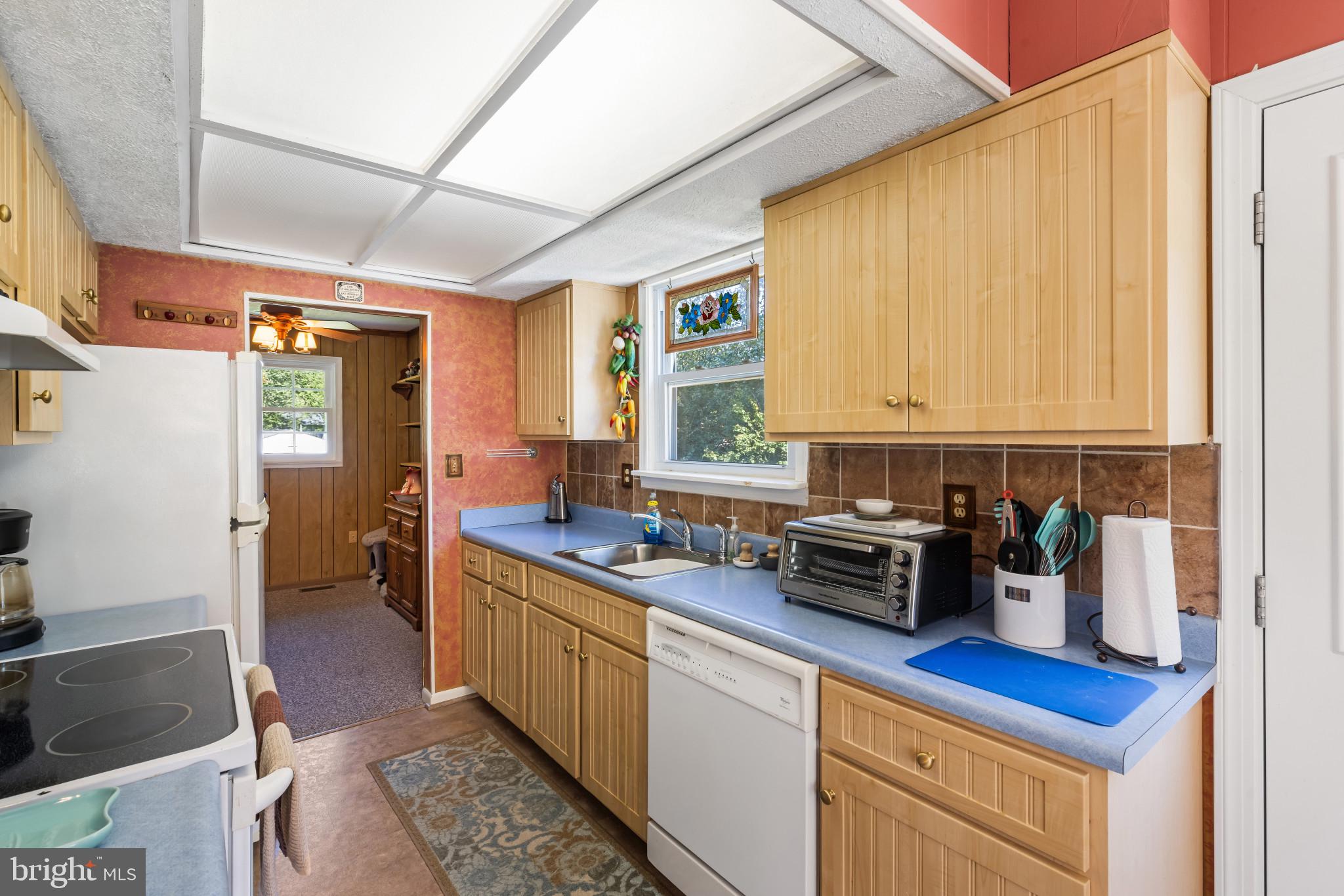 ROLLING KNOLLS - Residential