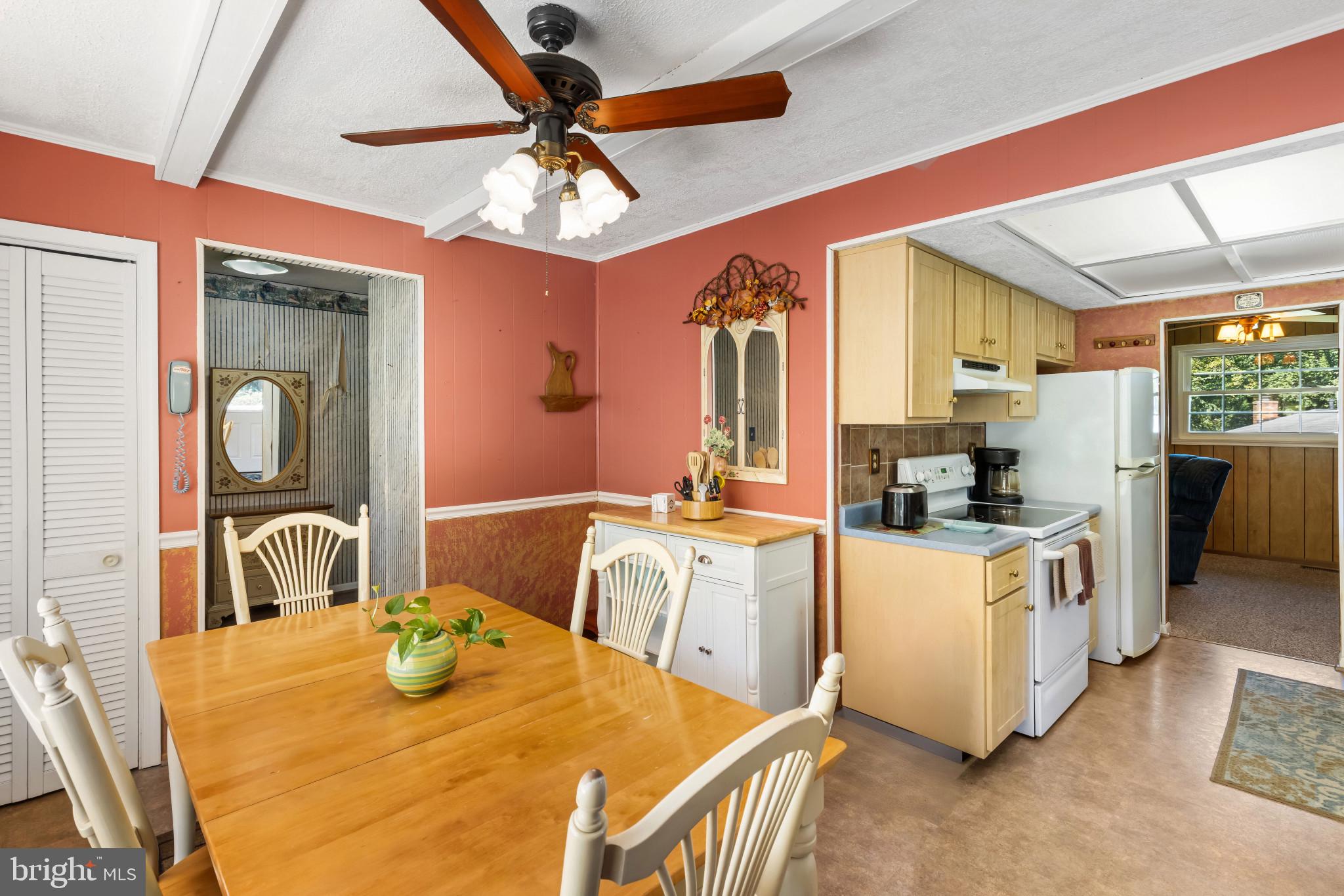 ROLLING KNOLLS - Residential