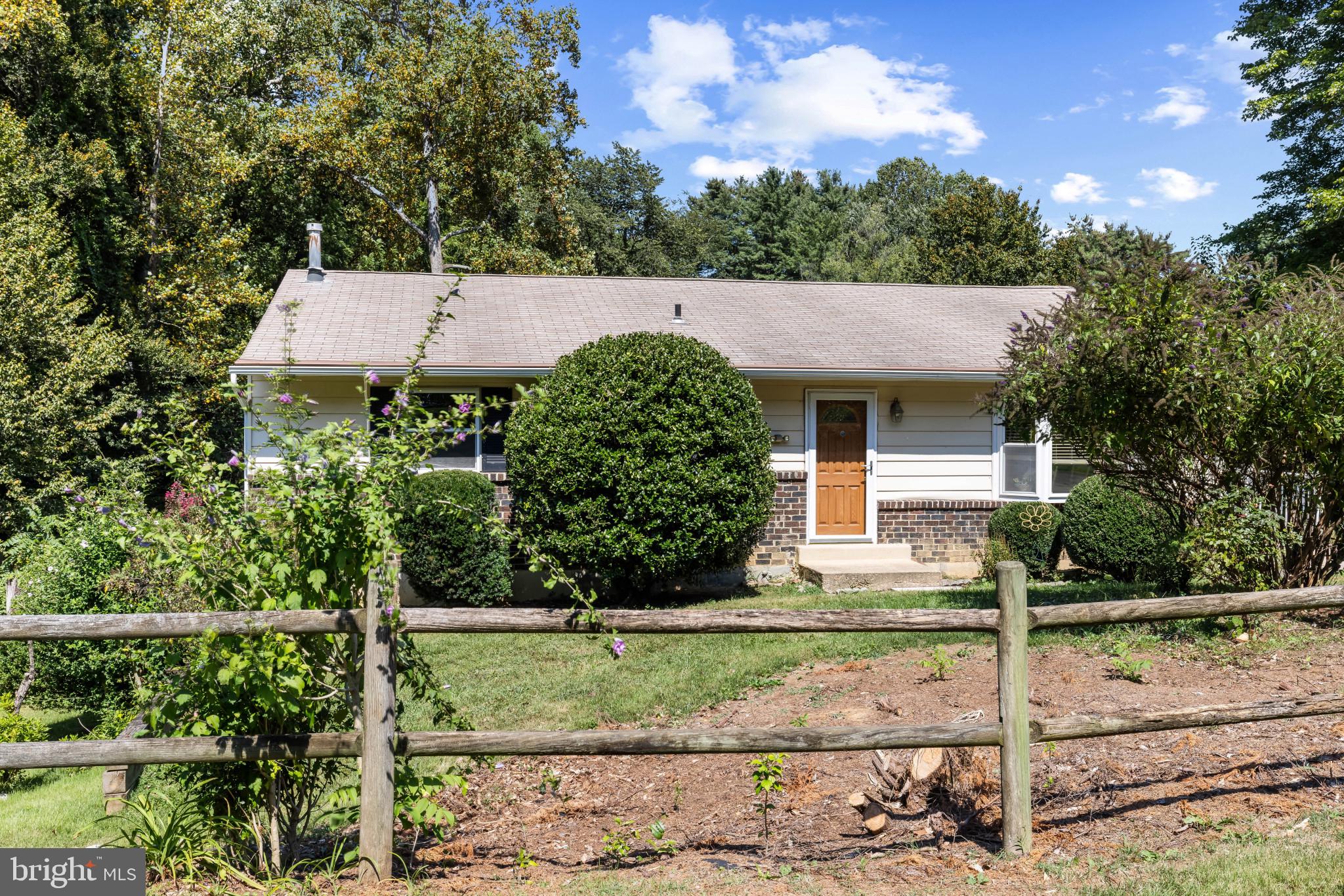 ROLLING KNOLLS - Residential