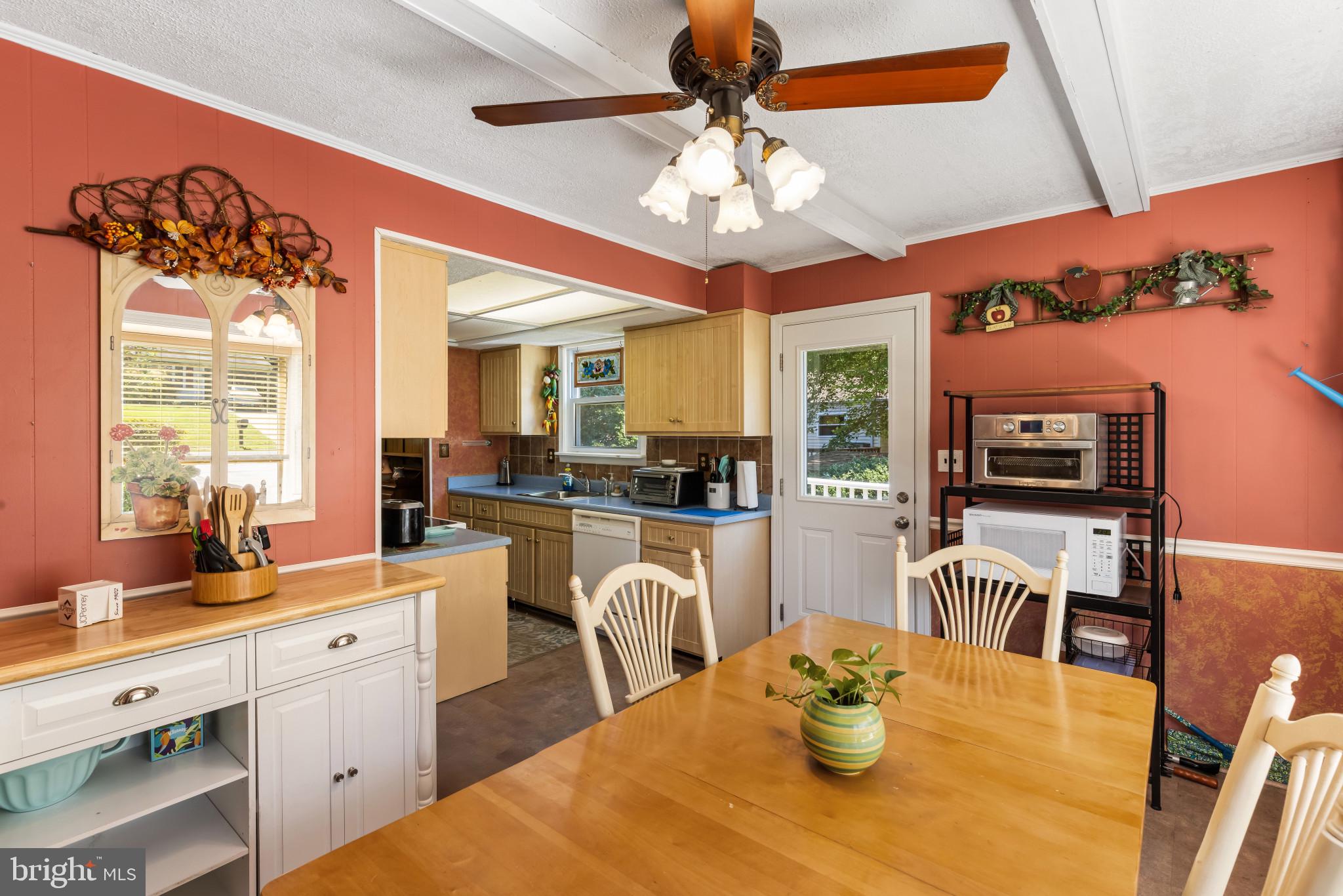 ROLLING KNOLLS - Residential