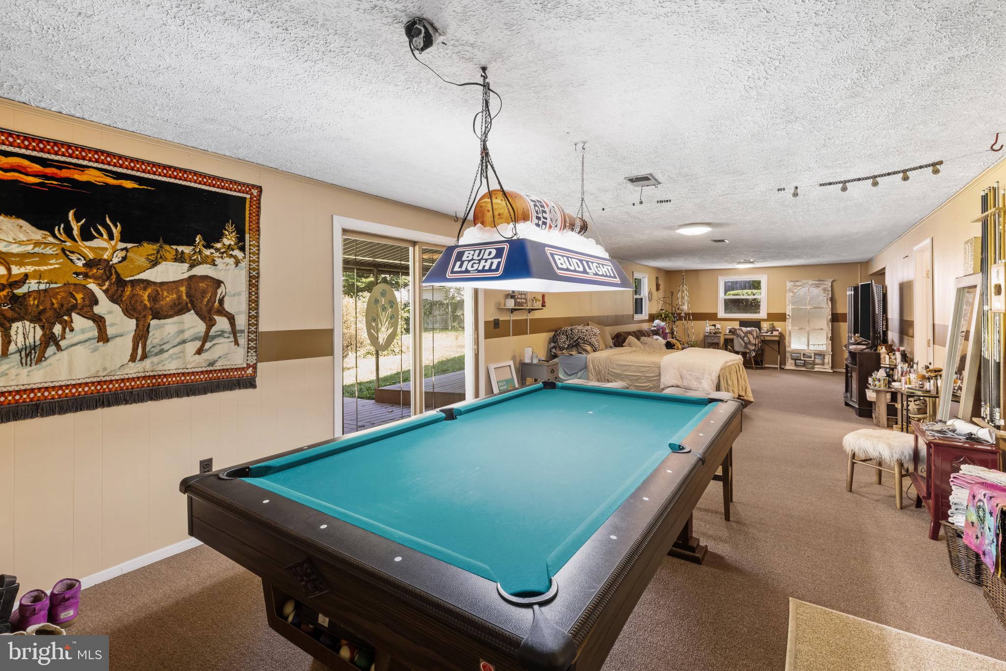 ROLLING KNOLLS - Residential
