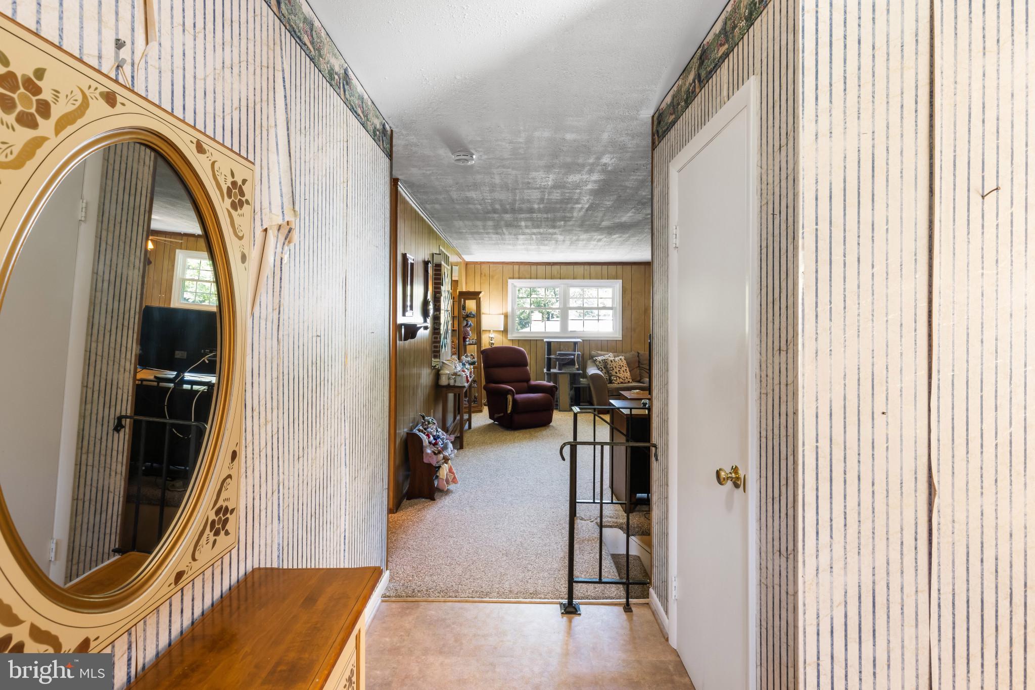 ROLLING KNOLLS - Residential