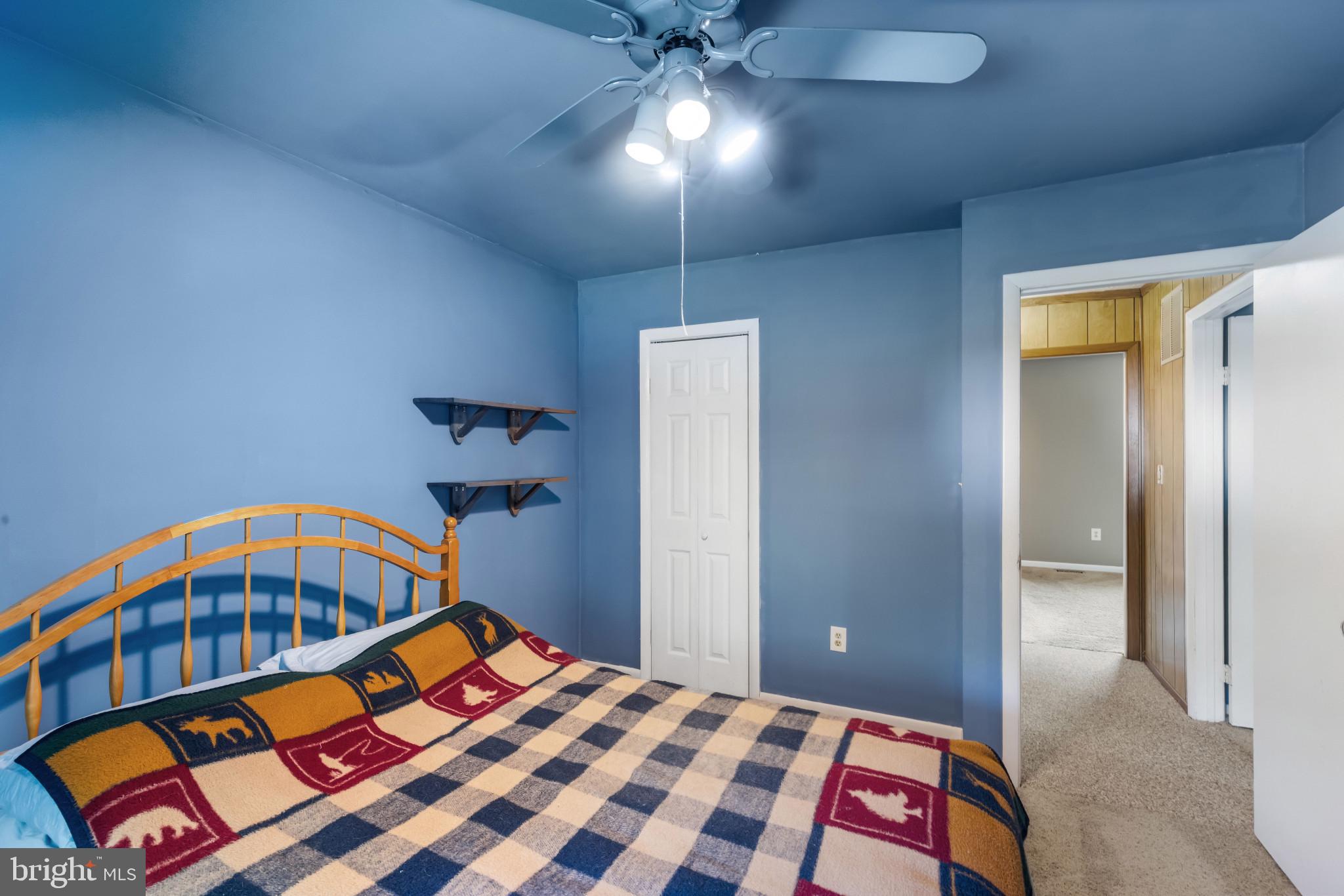 ROLLING KNOLLS - Residential
