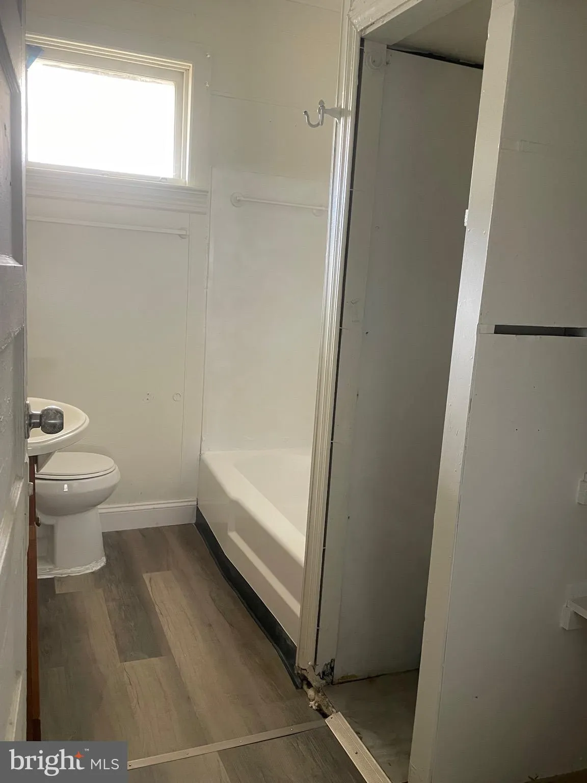 Carneys Point, New Jersey 08069, United States, 5 Bedrooms Bedrooms, ,1 BathroomBathrooms,Residential,Active,244462