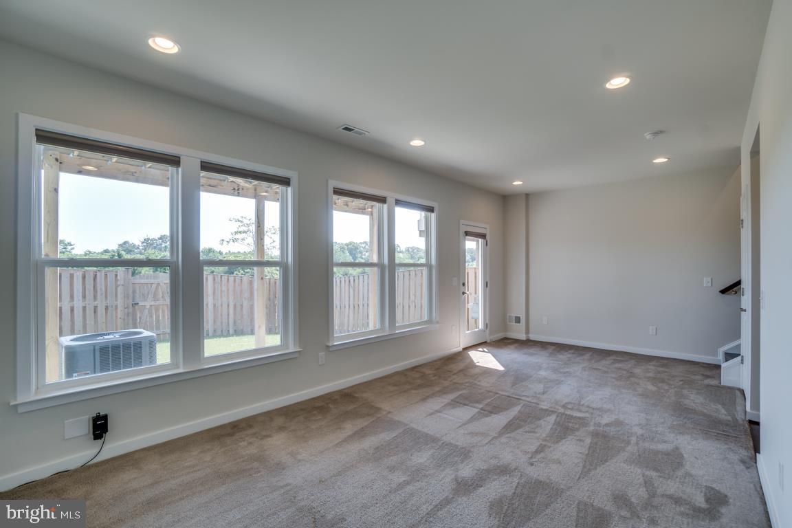 OVERLOOK - Residential Lease