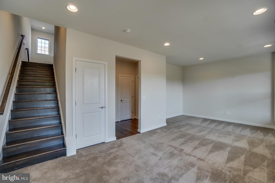 OVERLOOK - Residential Lease