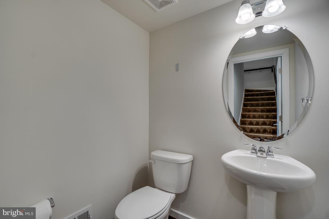 OVERLOOK - Residential Lease