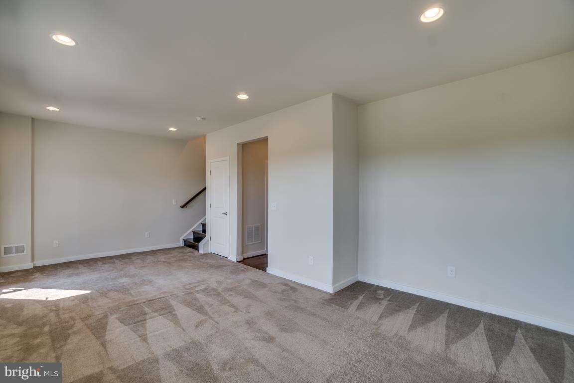 OVERLOOK - Residential Lease