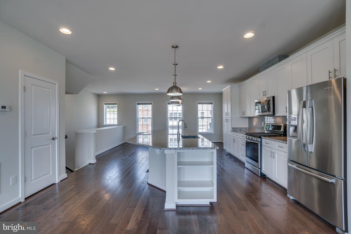 OVERLOOK - Residential Lease