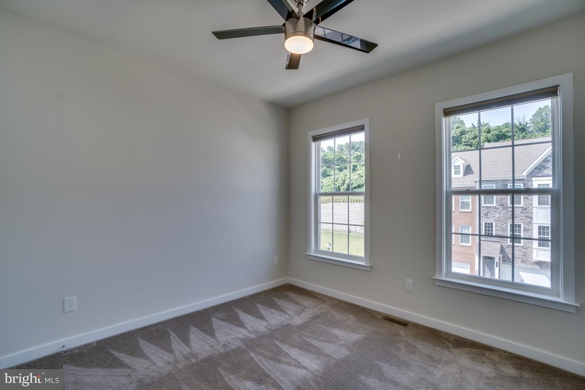 OVERLOOK - Residential Lease