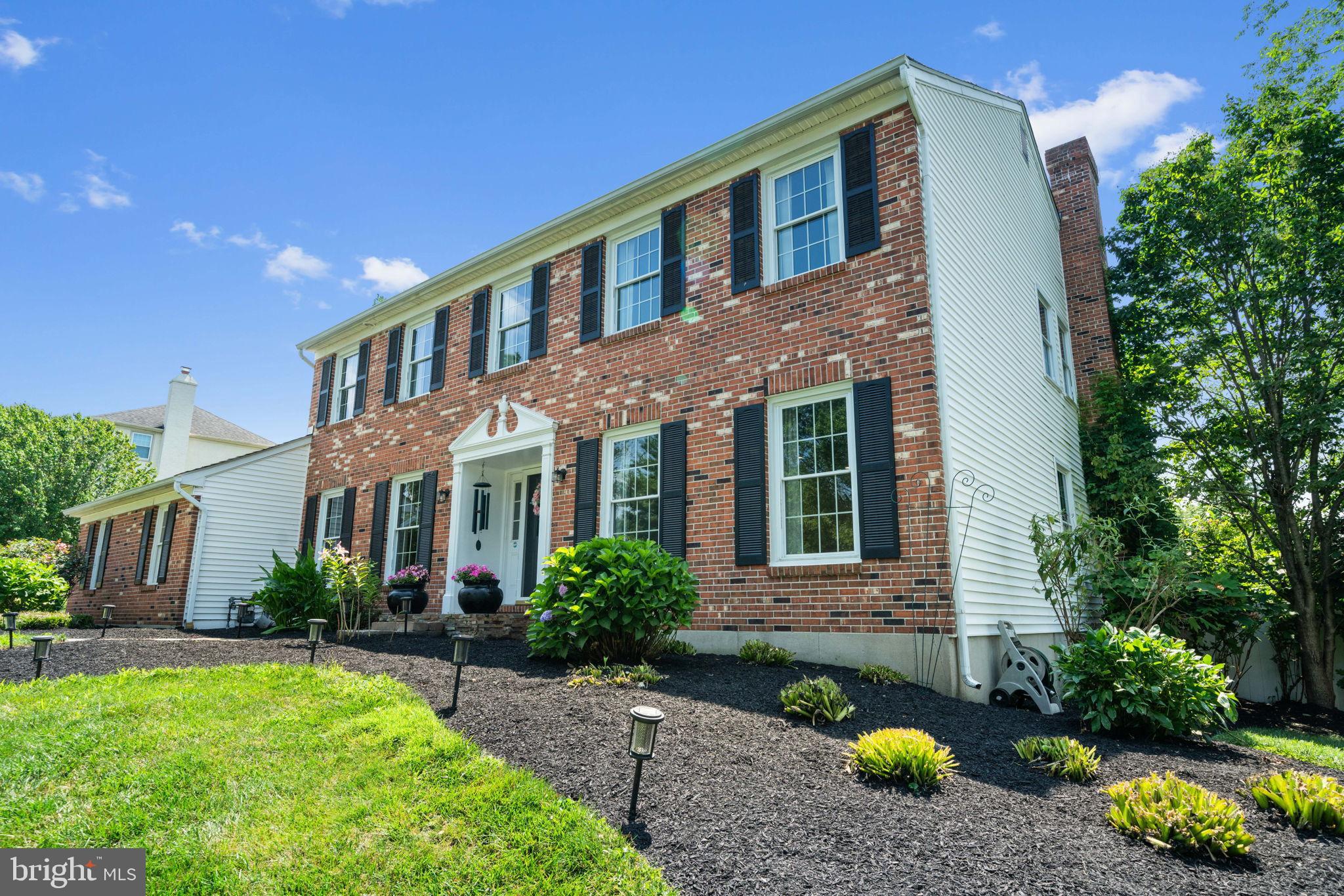 WHITE CHIMNEYS - Residential