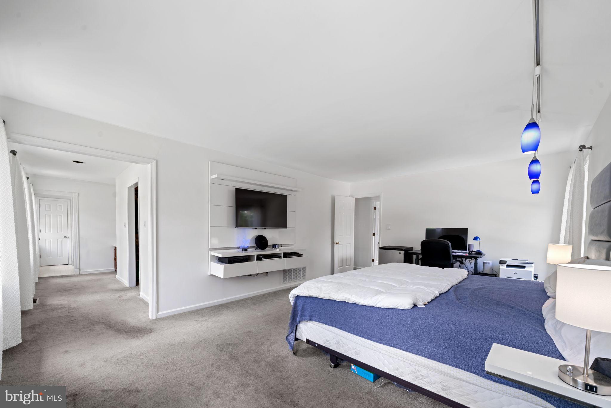 WHITE CHIMNEYS - Residential