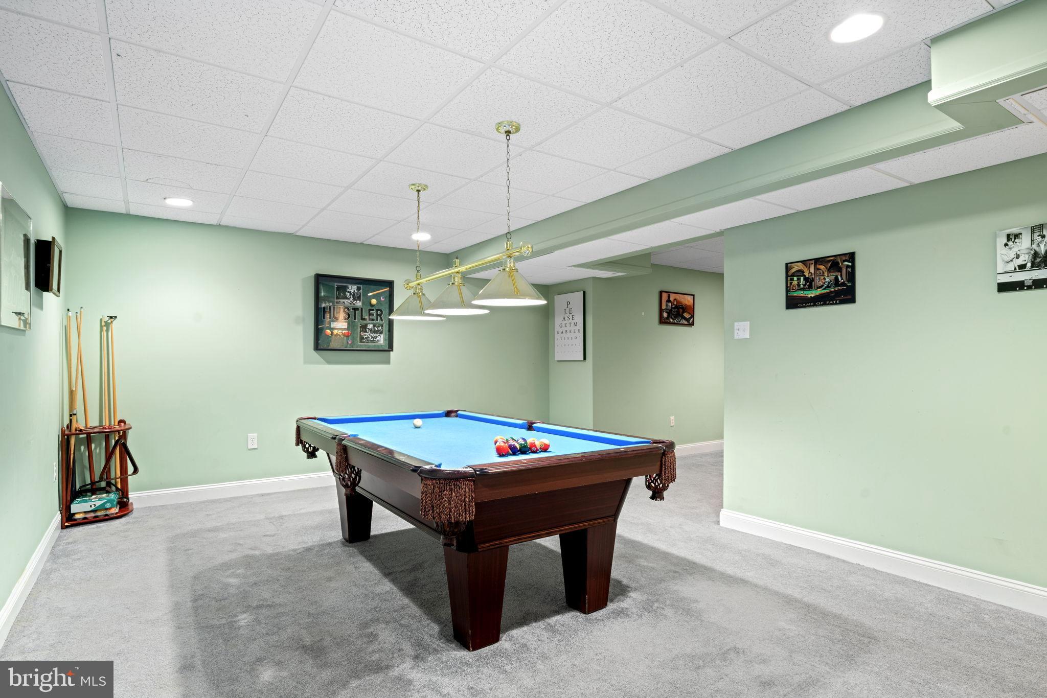 WHITE CHIMNEYS - Residential