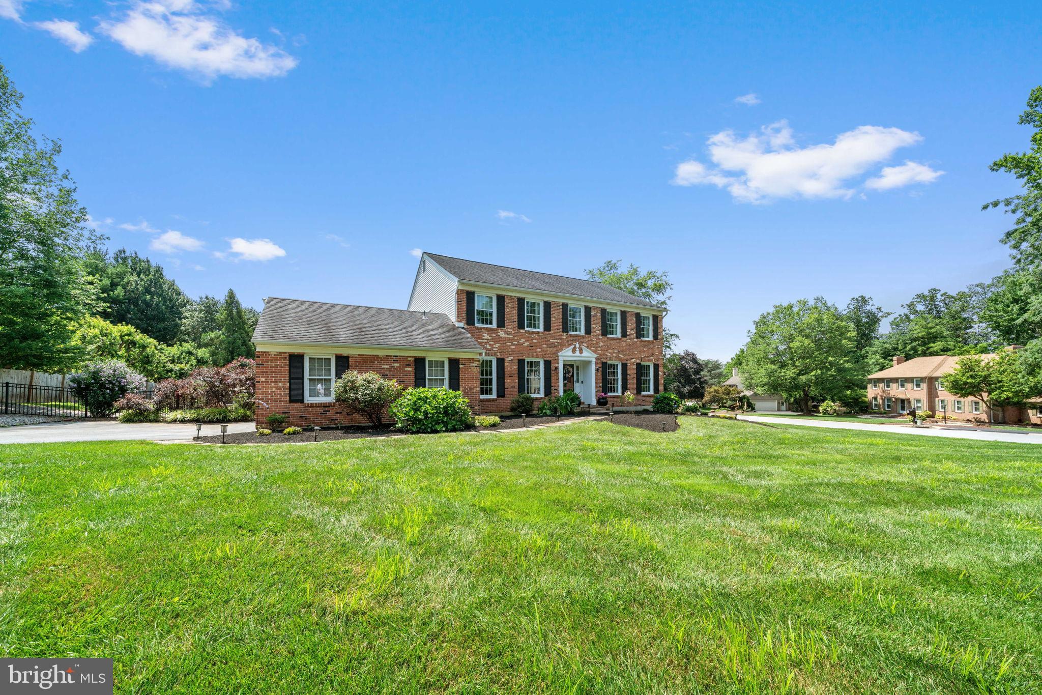 WHITE CHIMNEYS - Residential
