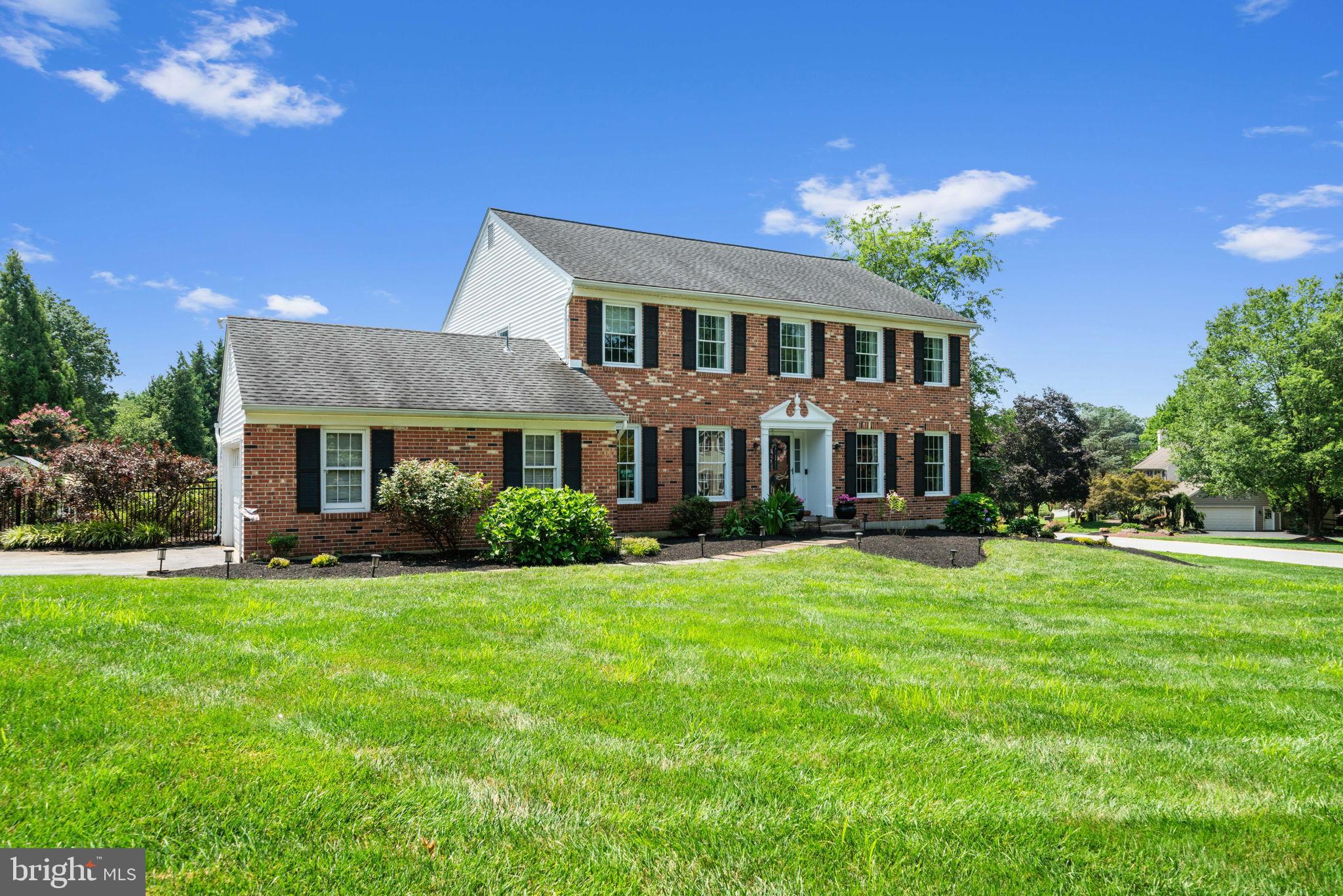 WHITE CHIMNEYS - Residential