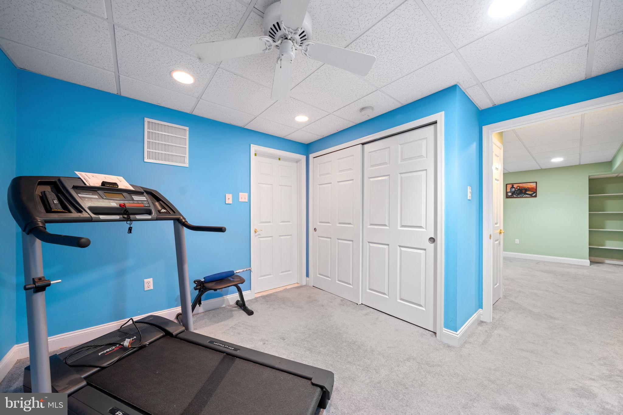 WHITE CHIMNEYS - Residential