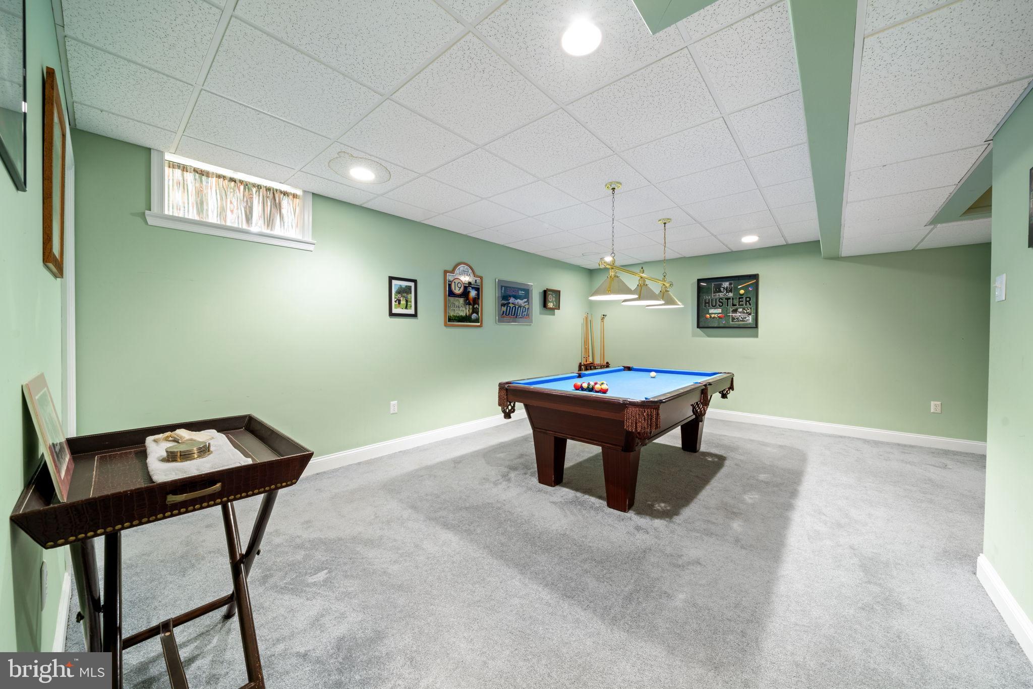 WHITE CHIMNEYS - Residential