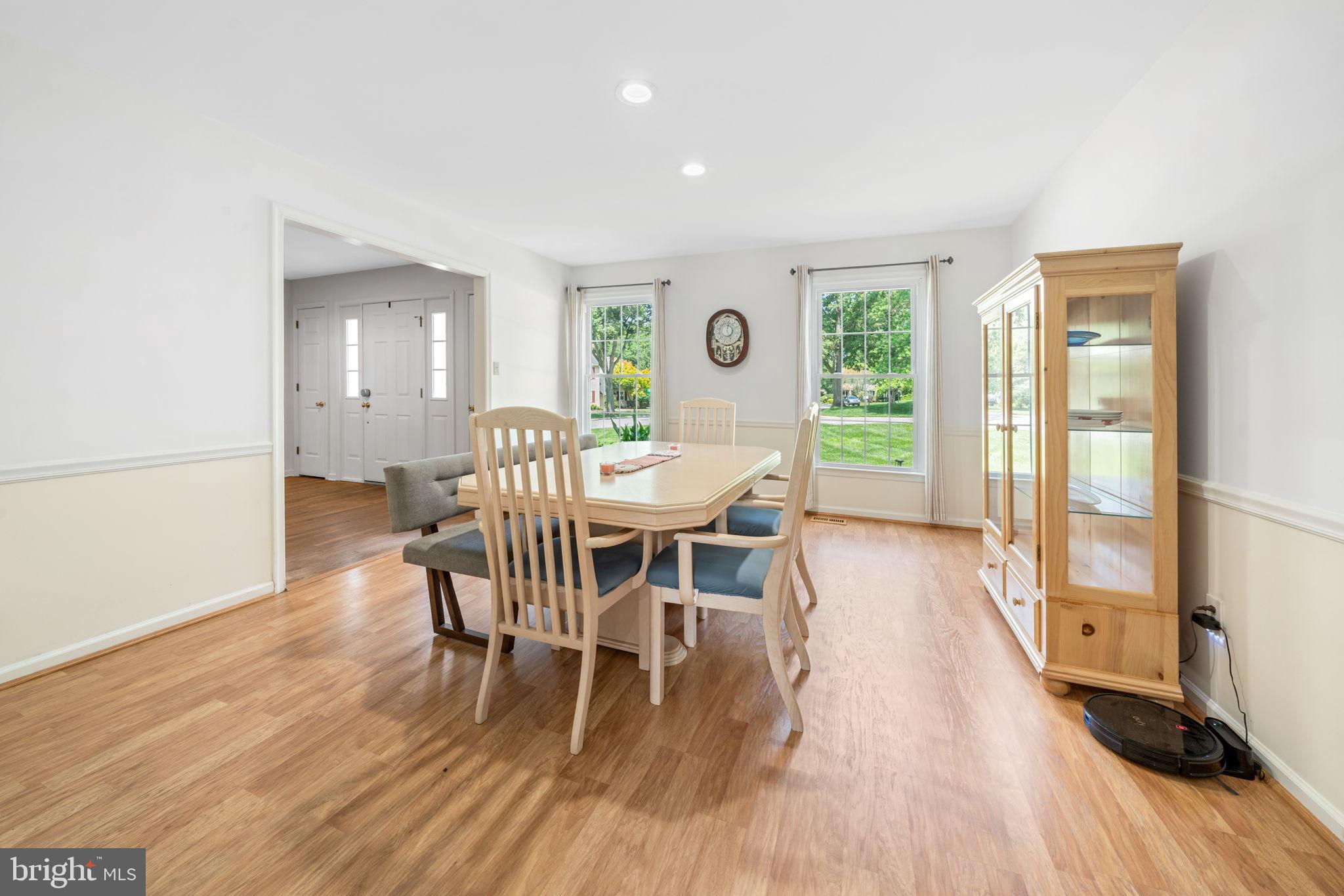 WHITE CHIMNEYS - Residential