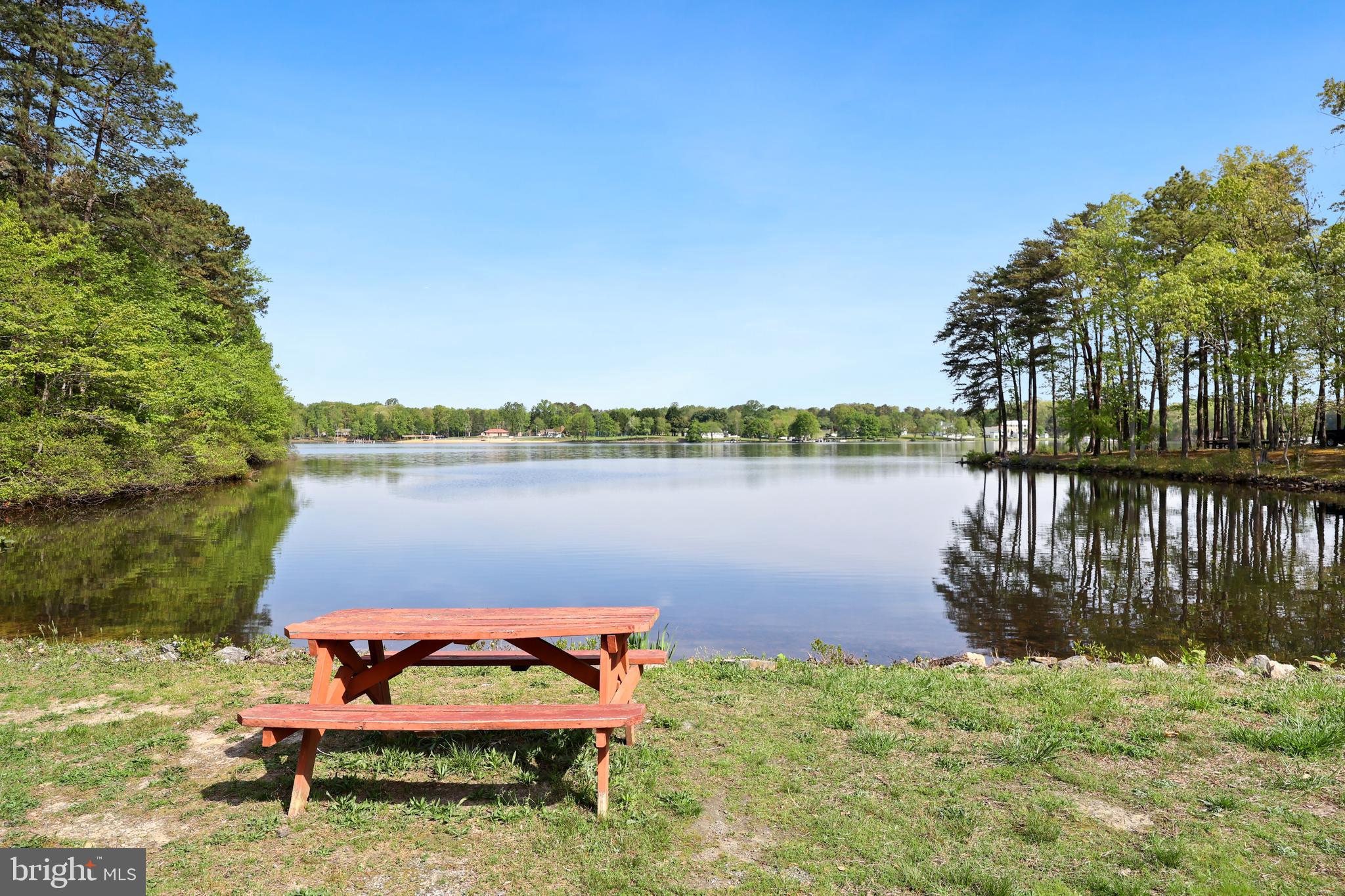 LAKE CAROLINE - Residential