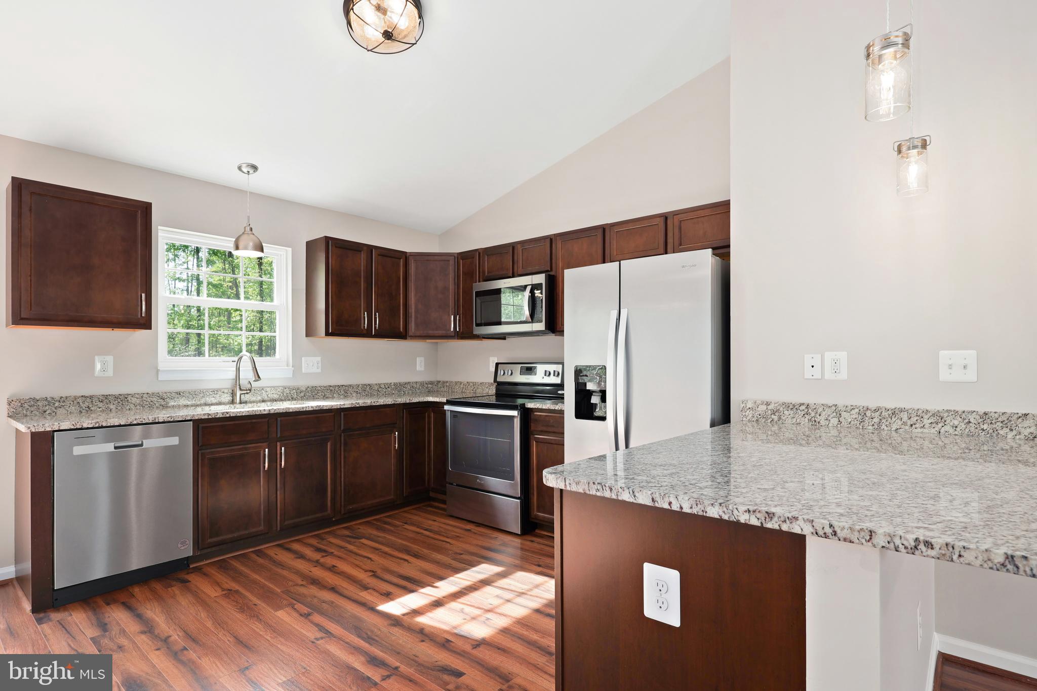 LAKE CAROLINE - Residential