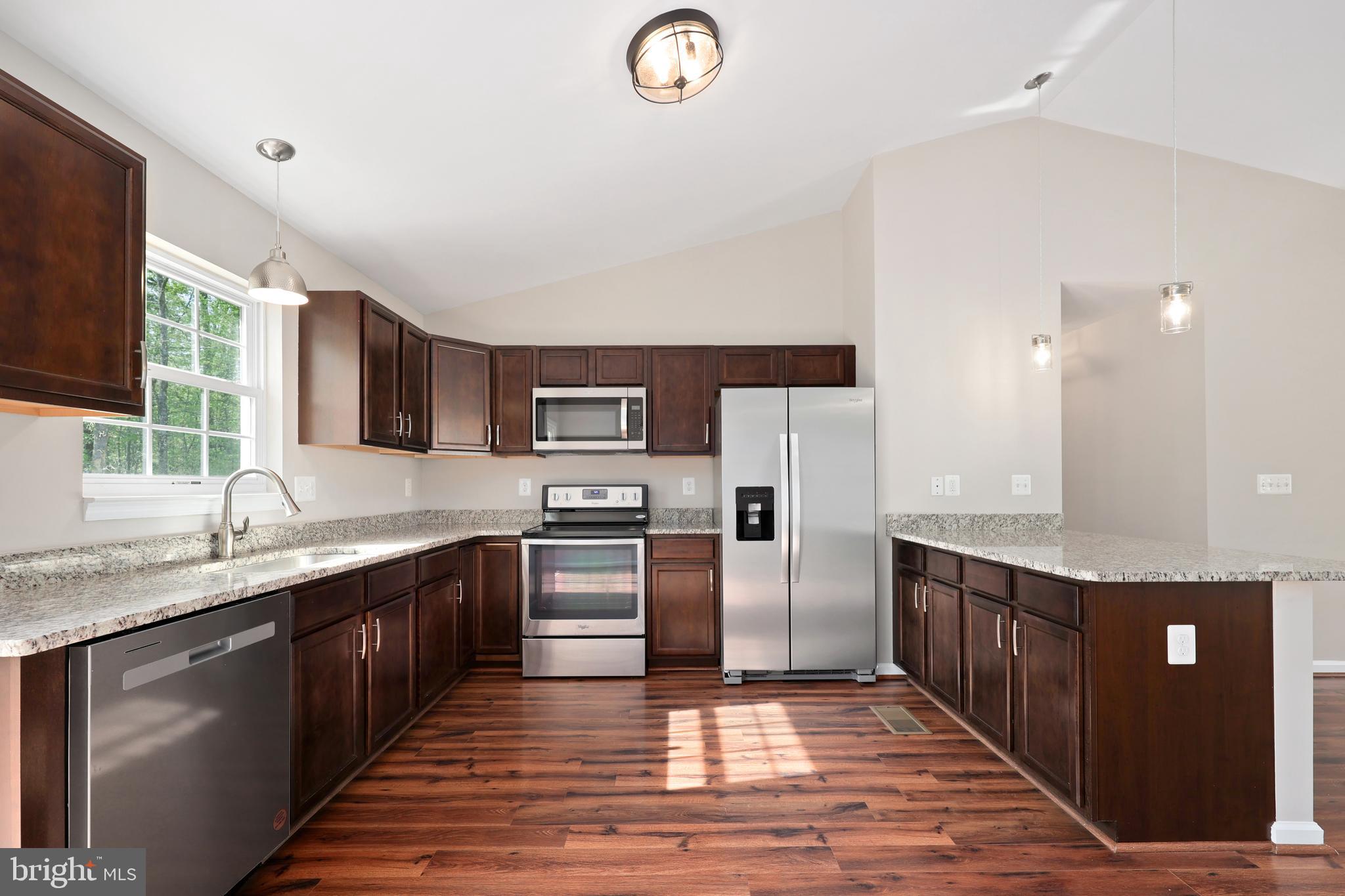 LAKE CAROLINE - Residential