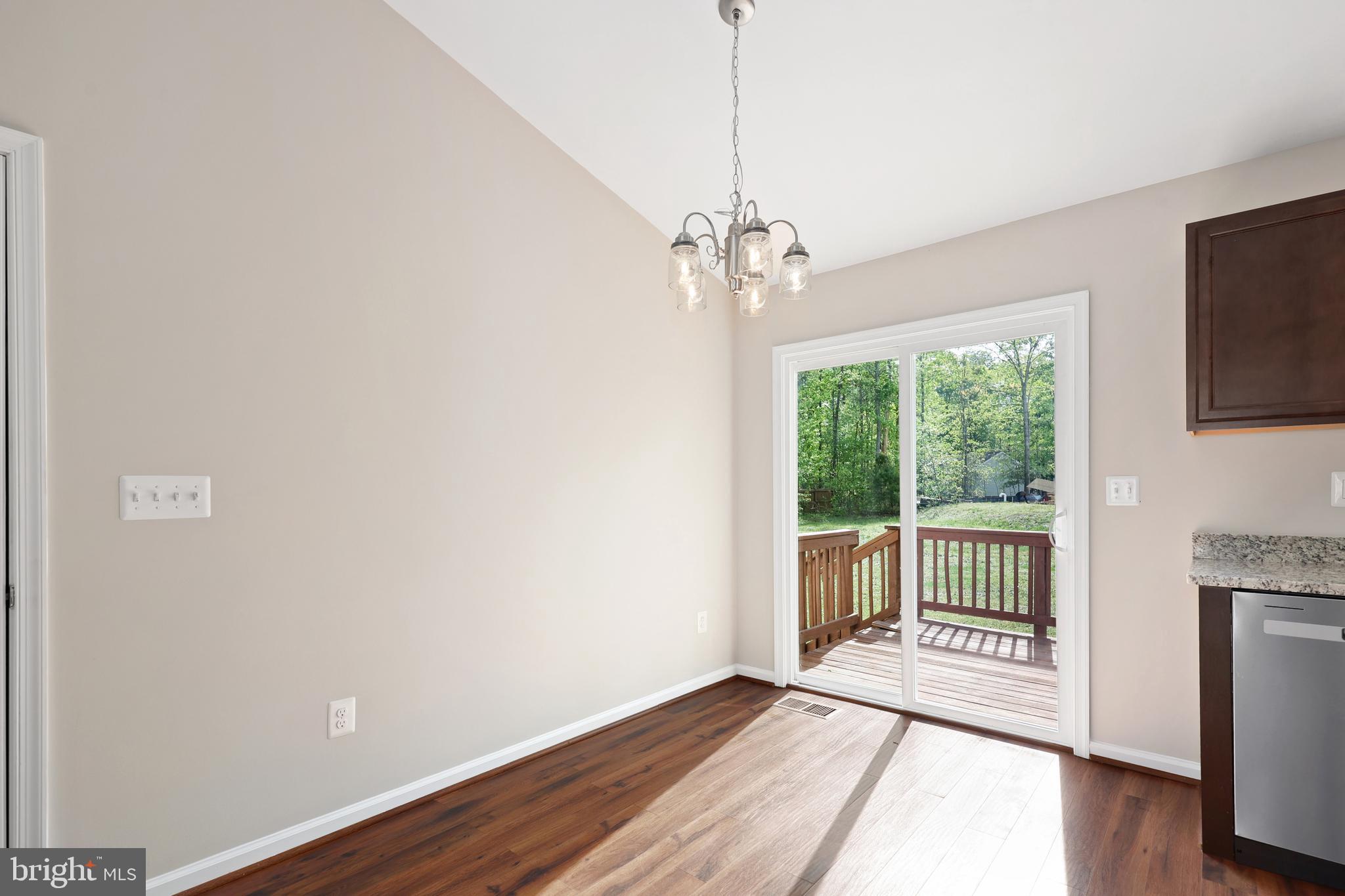 LAKE CAROLINE - Residential