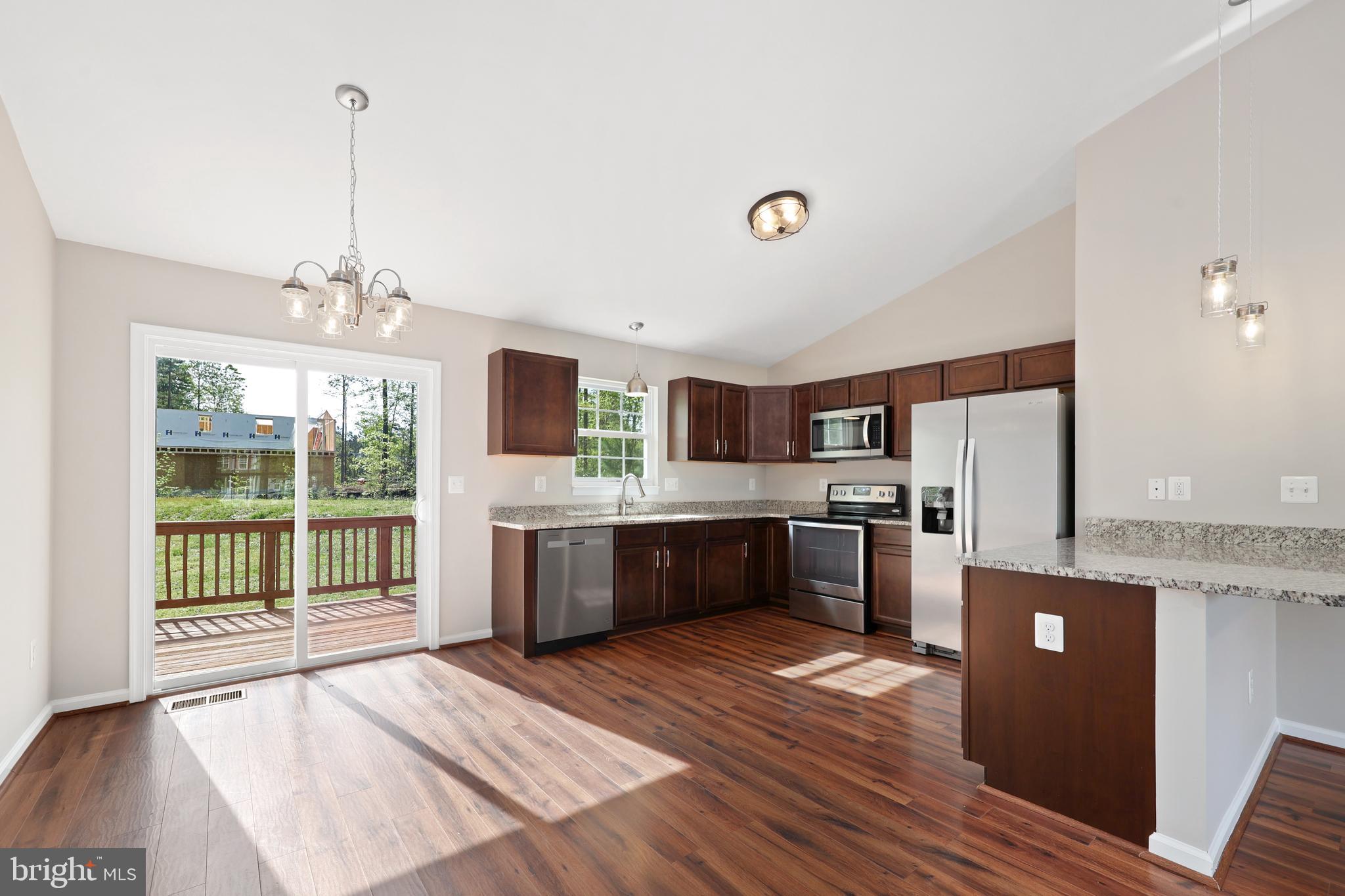 LAKE CAROLINE - Residential