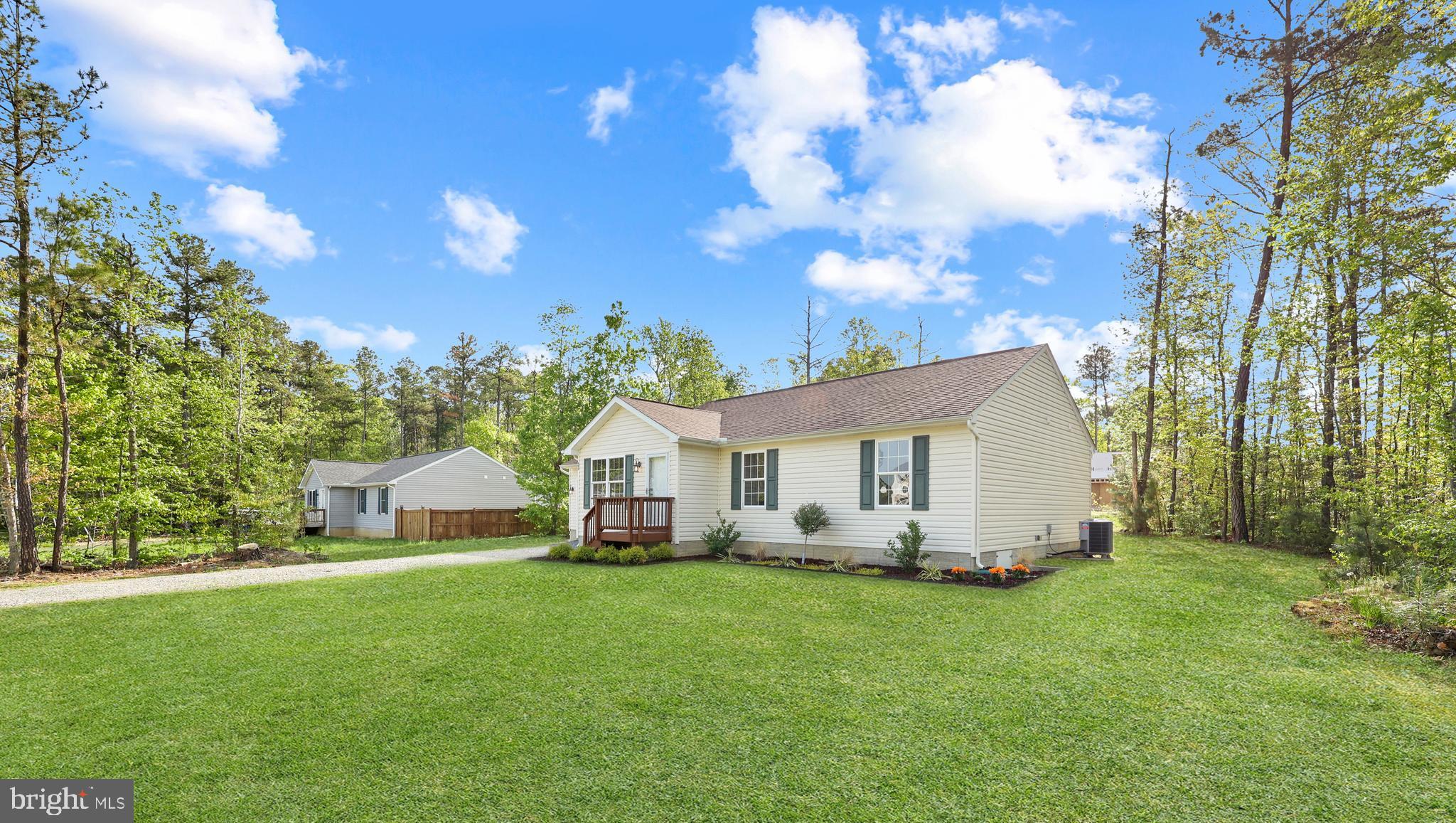 LAKE CAROLINE - Residential