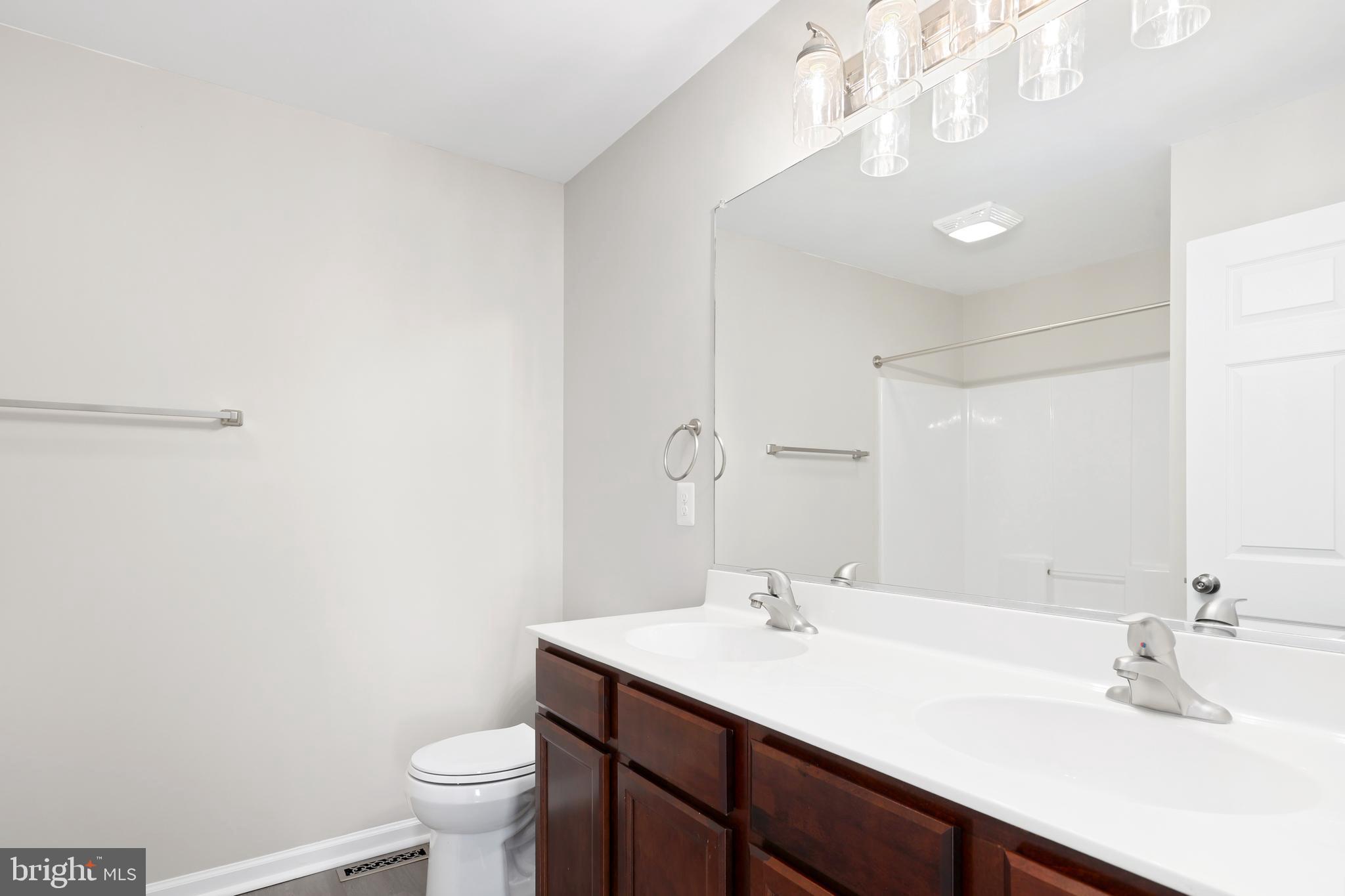 LAKE CAROLINE - Residential