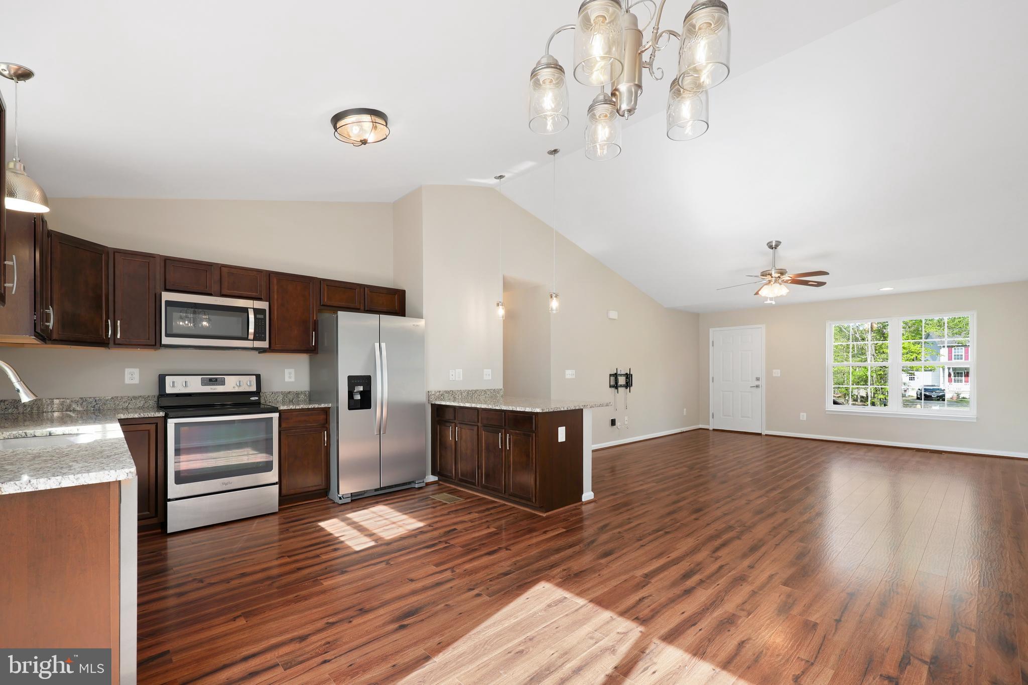 LAKE CAROLINE - Residential